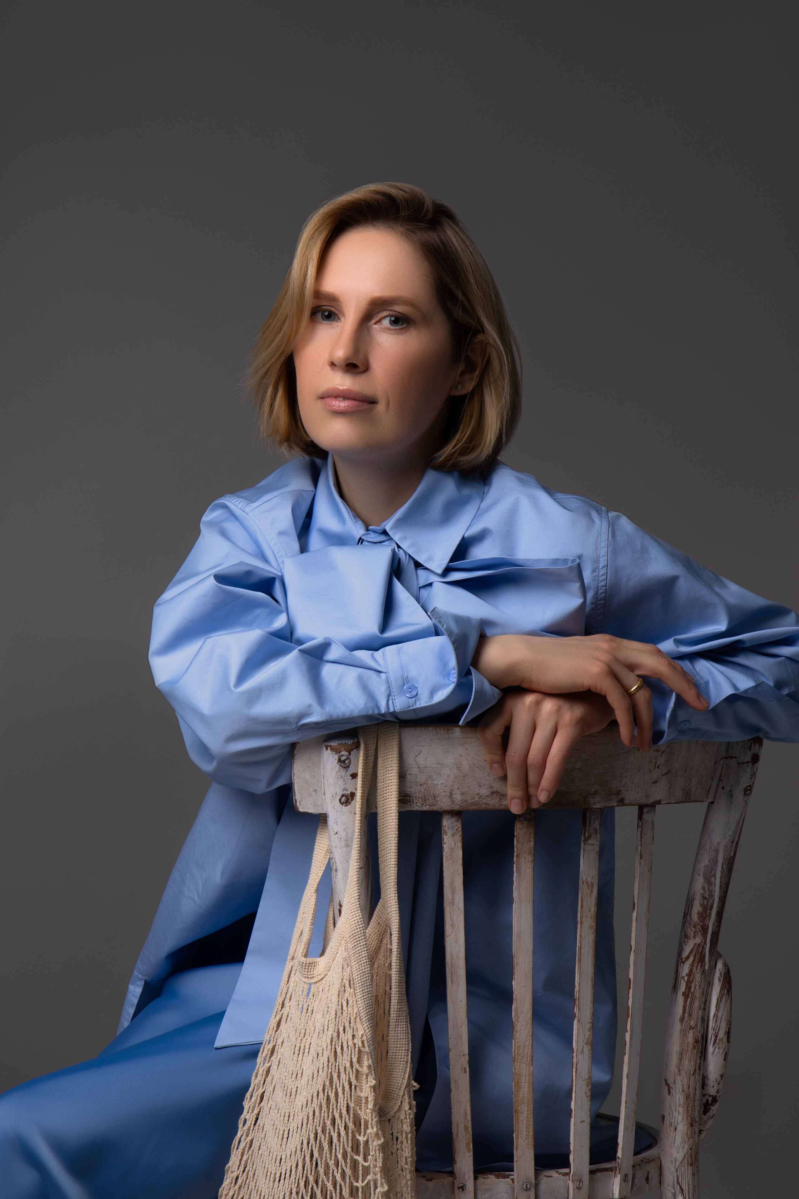 Фотосессия в Москве! Женский портрет. Все включено. Готовые образы. Помощь визажиста и стилиста. Фотосессия в стиле минимализм. Фотосессии в студиях Москвы с циклорамой. Фотосессия женского портрета идеи образов и позирования.