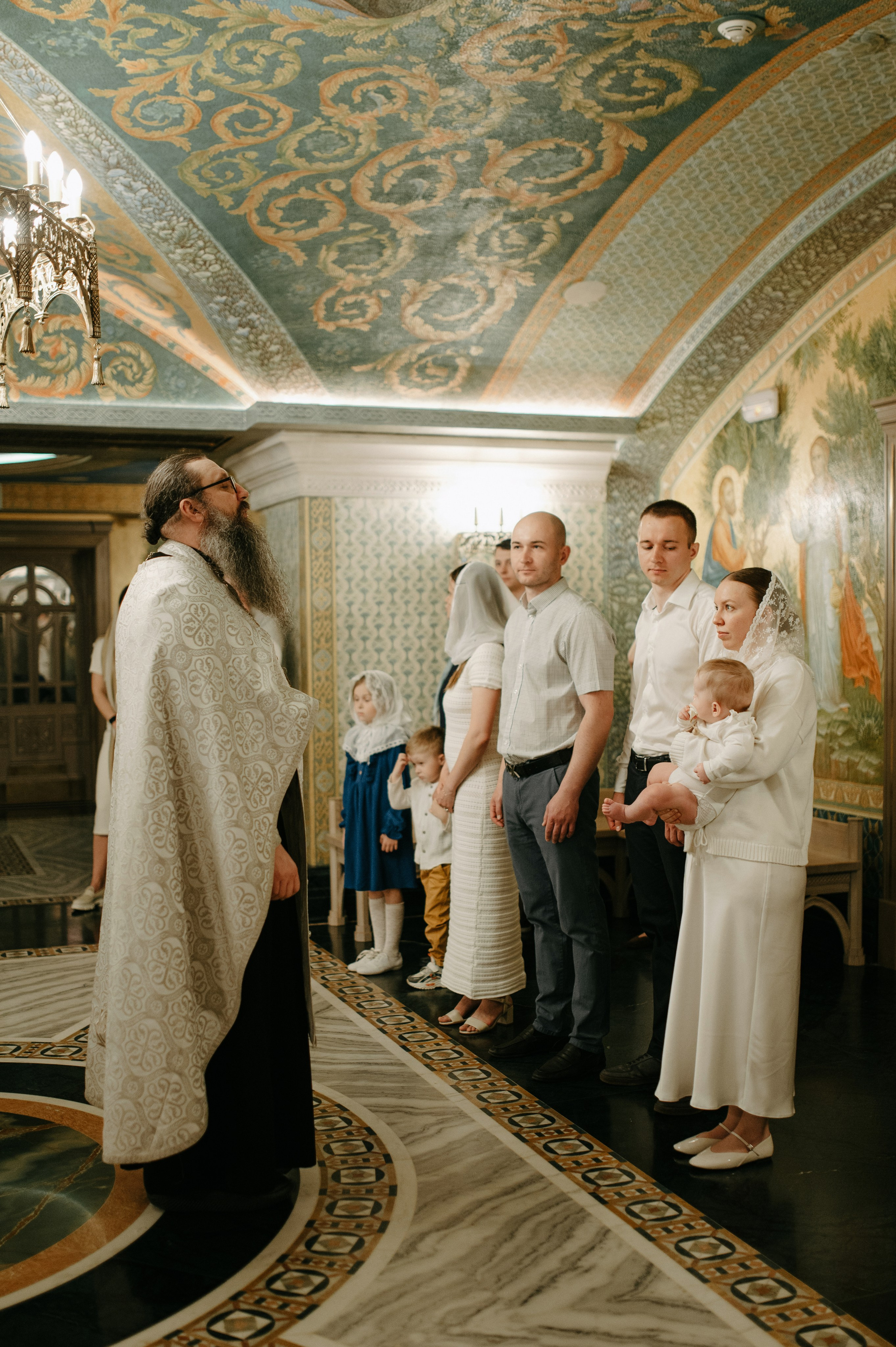 Крещение в Сретенском монастыре. Семейный и свадебный фотограф в Москве Татьяна Николаева