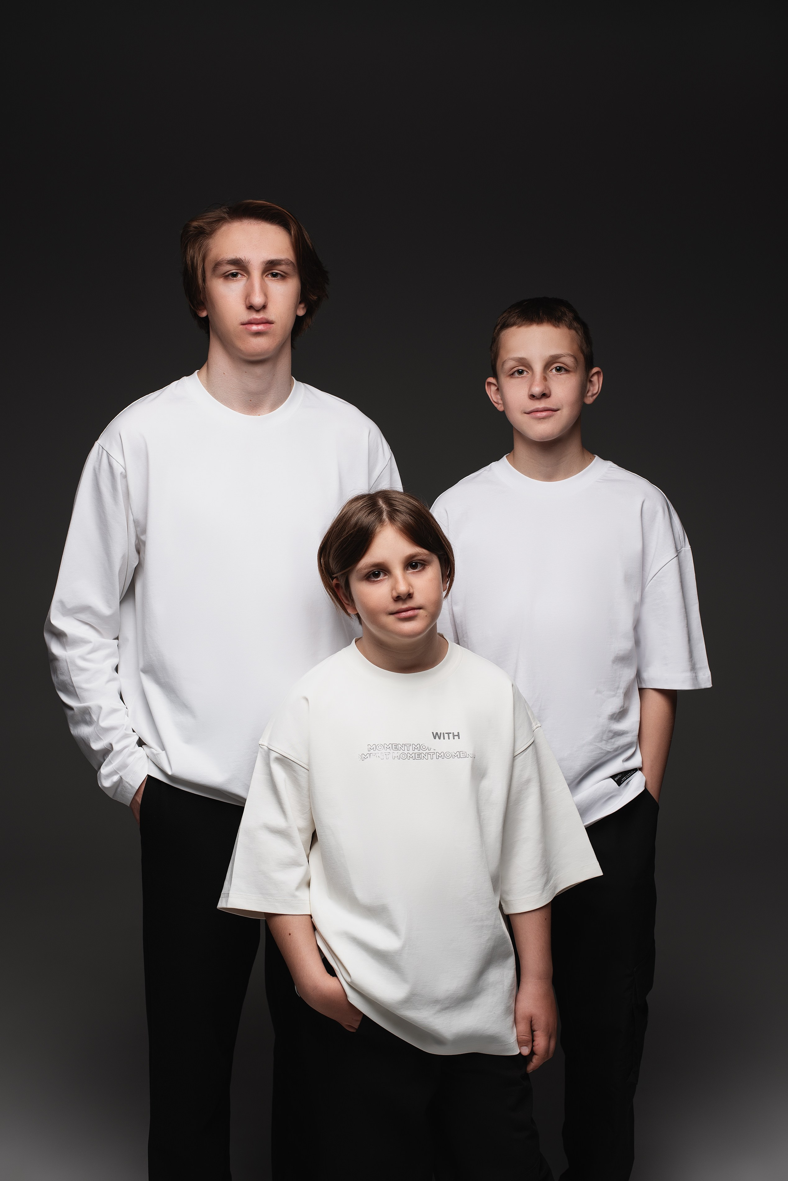 Семейная фотосессия на циклораме. Семейный фотограф в Южно-Сахалинске Анастасия Лимарева