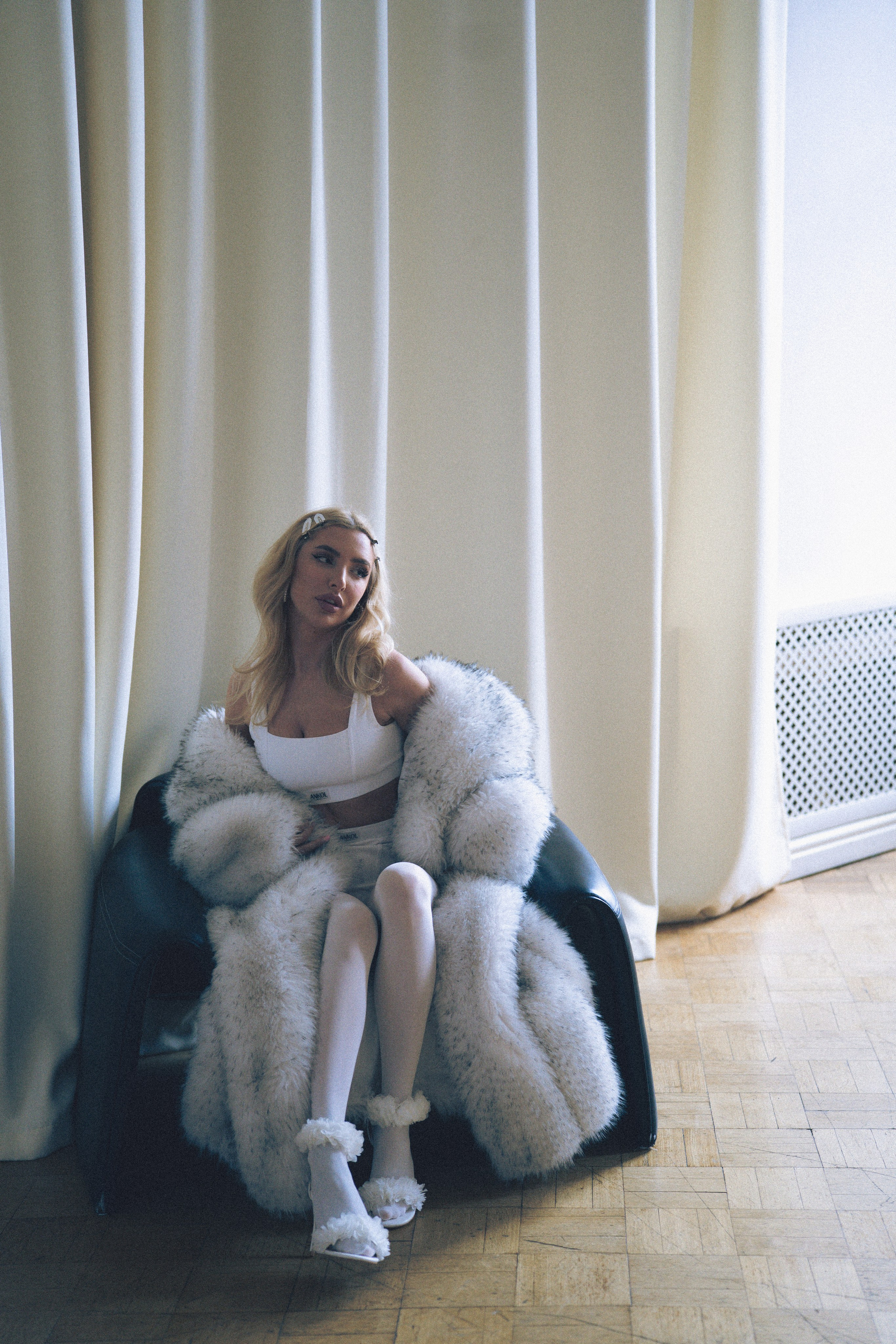 МИНИМАЛИЗМ В СТУДИИ НА ЧЕРНЫШЕВСКОЙ В СТУДИИ С БАЛКОНОМ. Профессиональный фотограф, Санкт-Петербург — Виктория Богомолова