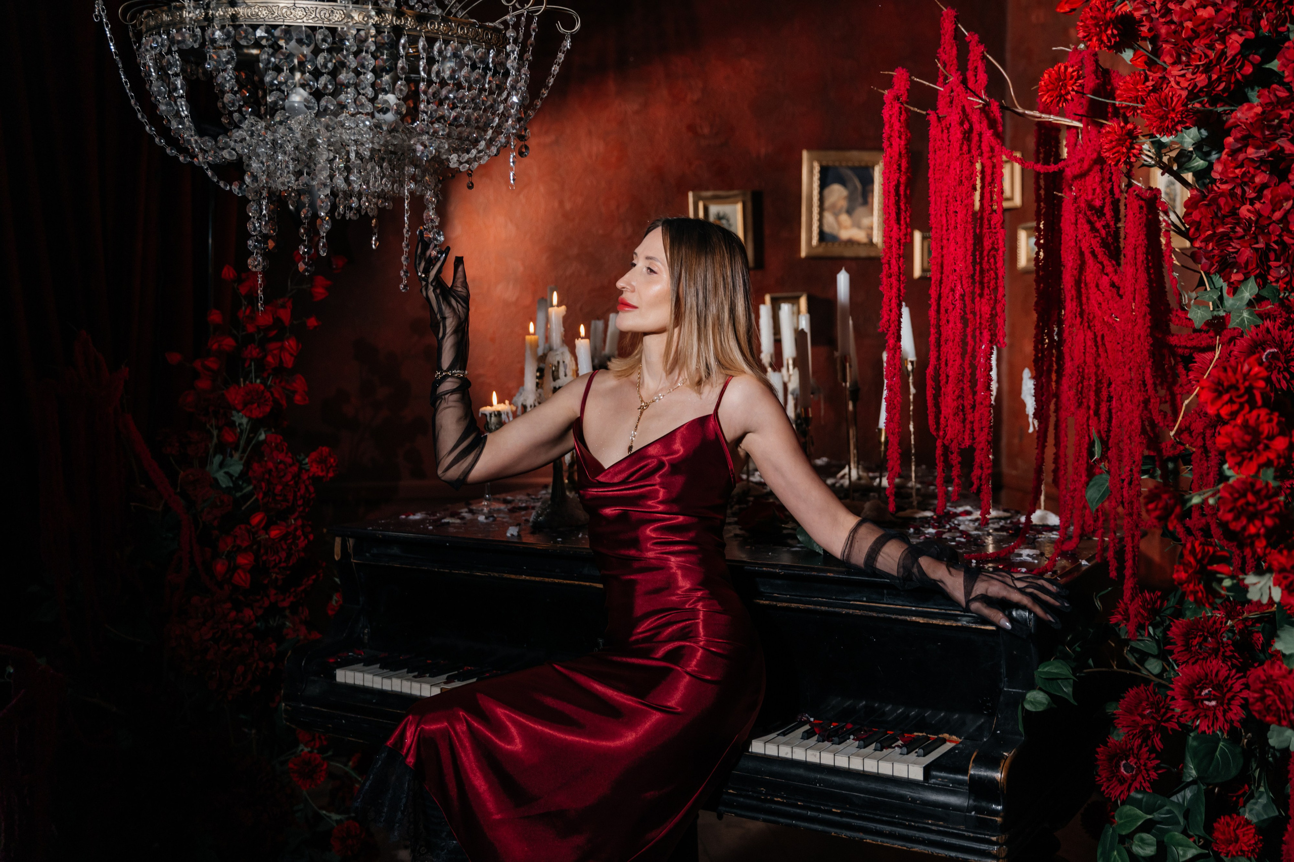 Рояль и цветы. Фотограф Крым, Севастополь