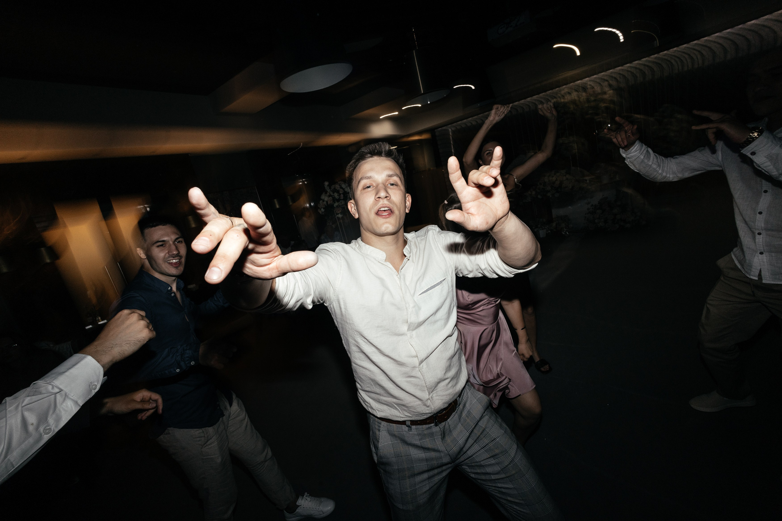 Свадебный фотограф Уфа — Руслан ГабдлисламовЖивые эмоции, красивые кадры, воспоминания на всю жизнь.Работаю по всей Республике Башкортоста. Свадебный фотограф Уфа Руслан Габдлисламов