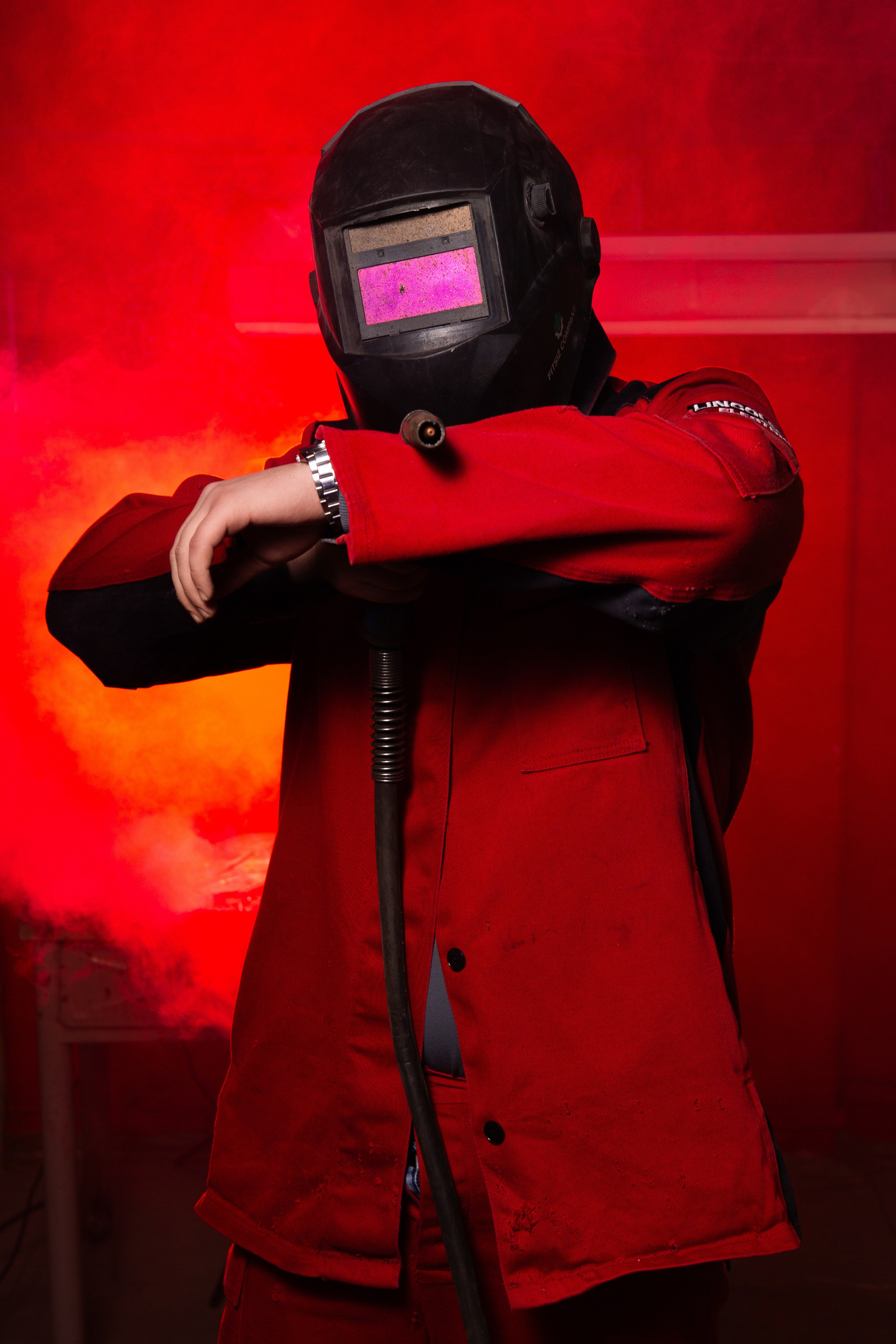 Портретная Фотосессия в Цеху для Выпускников Сварщиков | Твой Альбом Мценск. ТВОЙ АЛЬБОМ / ТВОИ ПРАВИЛА