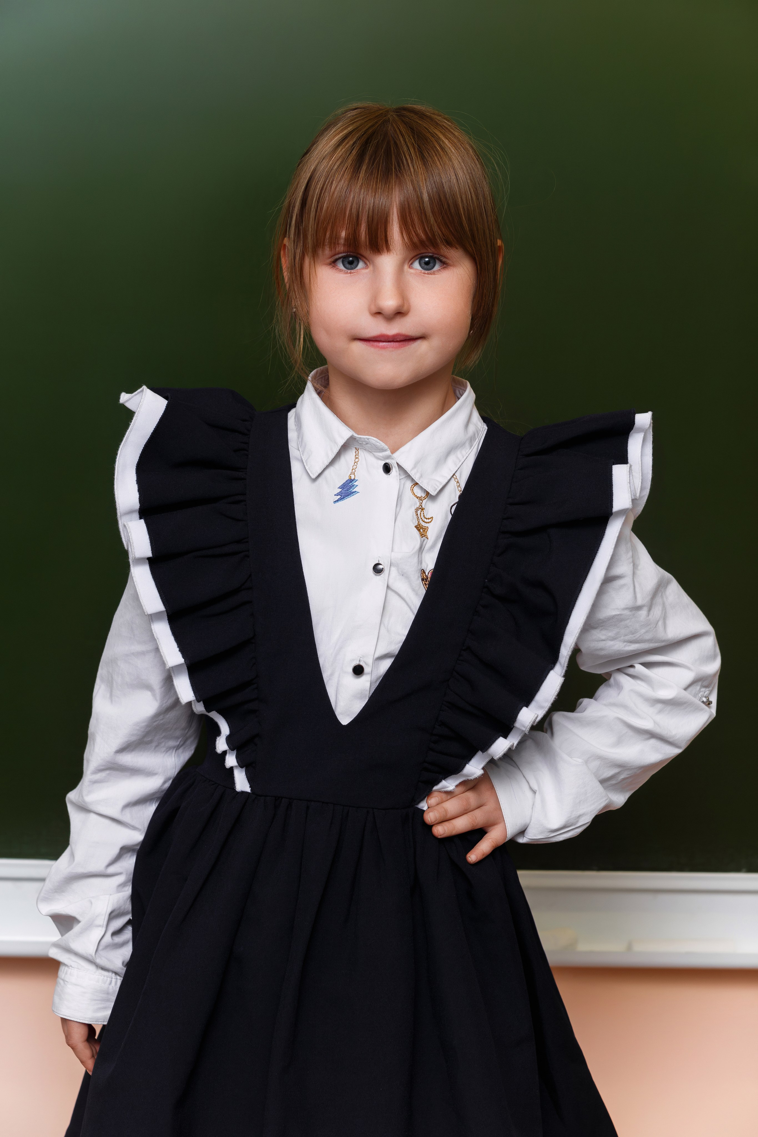 СЪЕМКА ПОРТРЕТОВ ПЕРВОКЛАССНИКОВ В КЛАССЕ. ТВОЙ АЛЬБОМ / ТВОИ ПРАВИЛА