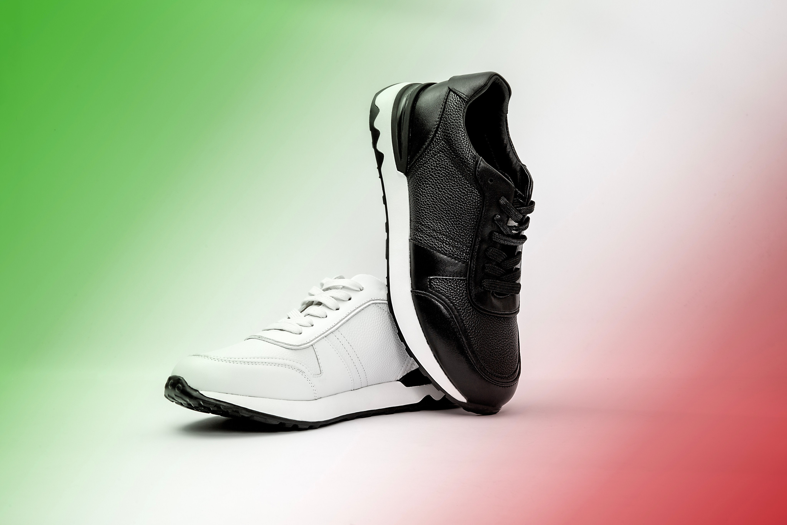 Я  фотограф. Работаю в городе Москва,