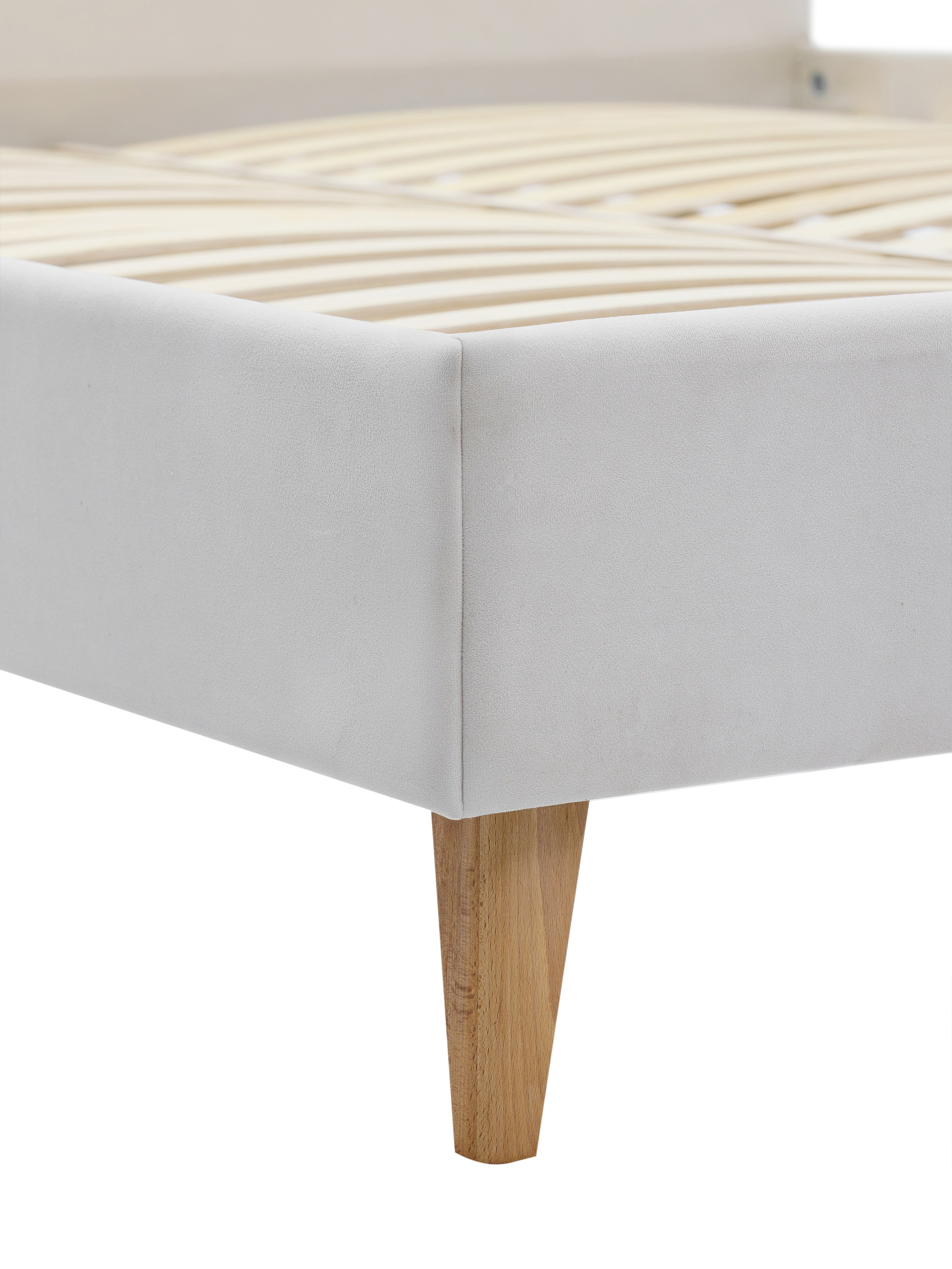 Кровать. Фотосъёмка для бизнеса — предметное фото, репортаж с мероприятий, портреты людей, съёмка интерьера и экстерьера