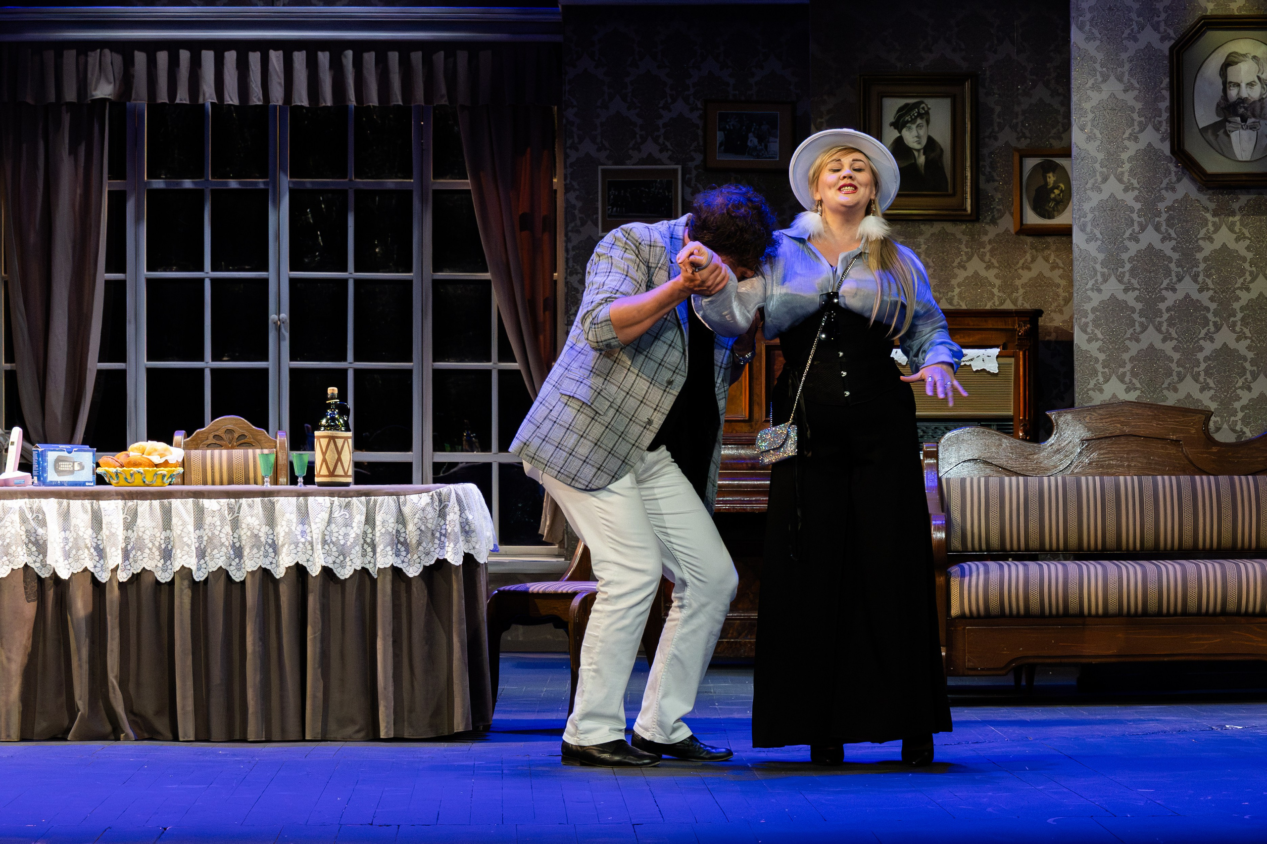 Театр Юного Зрителя «Отчаянные Тетки». Фотограф Марк Файзулин