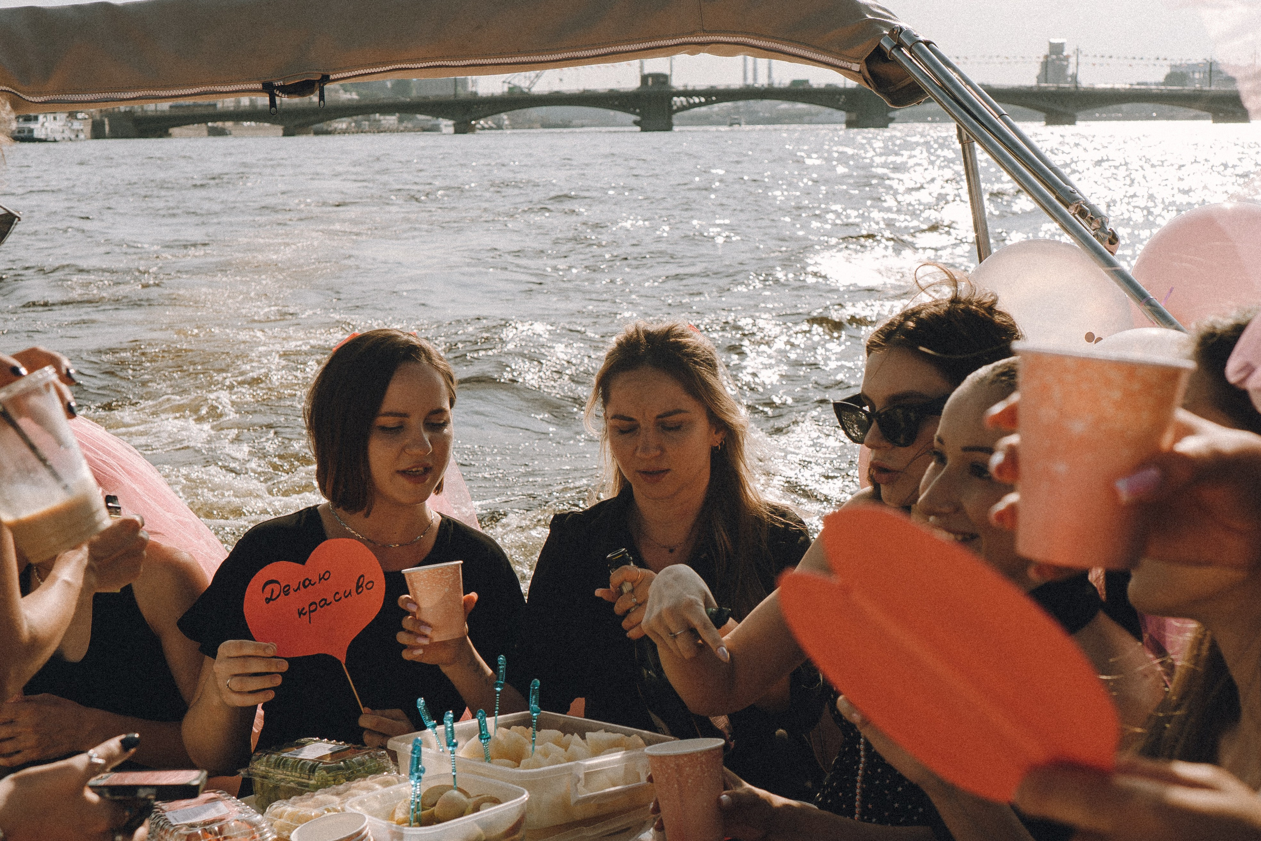 ДЕВИЧНИК НА КАТЕРЕ. Профессиональный фотограф, Санкт-Петербург — Виктория Богомолова