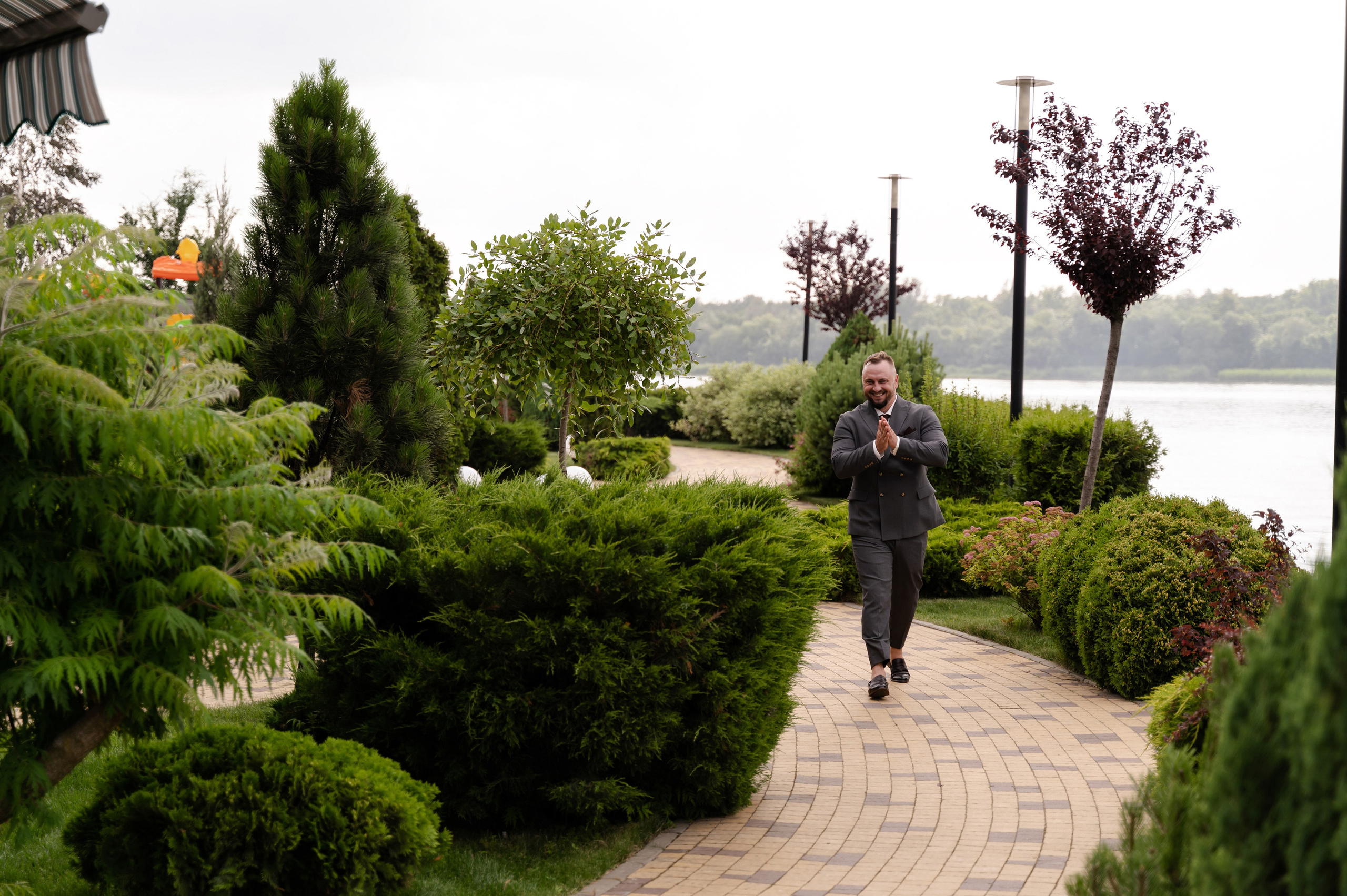 Свадебная фотосессия в отеле Hayat Regency Rostov. Свадебный фотограф в Ростове Максимов Максим