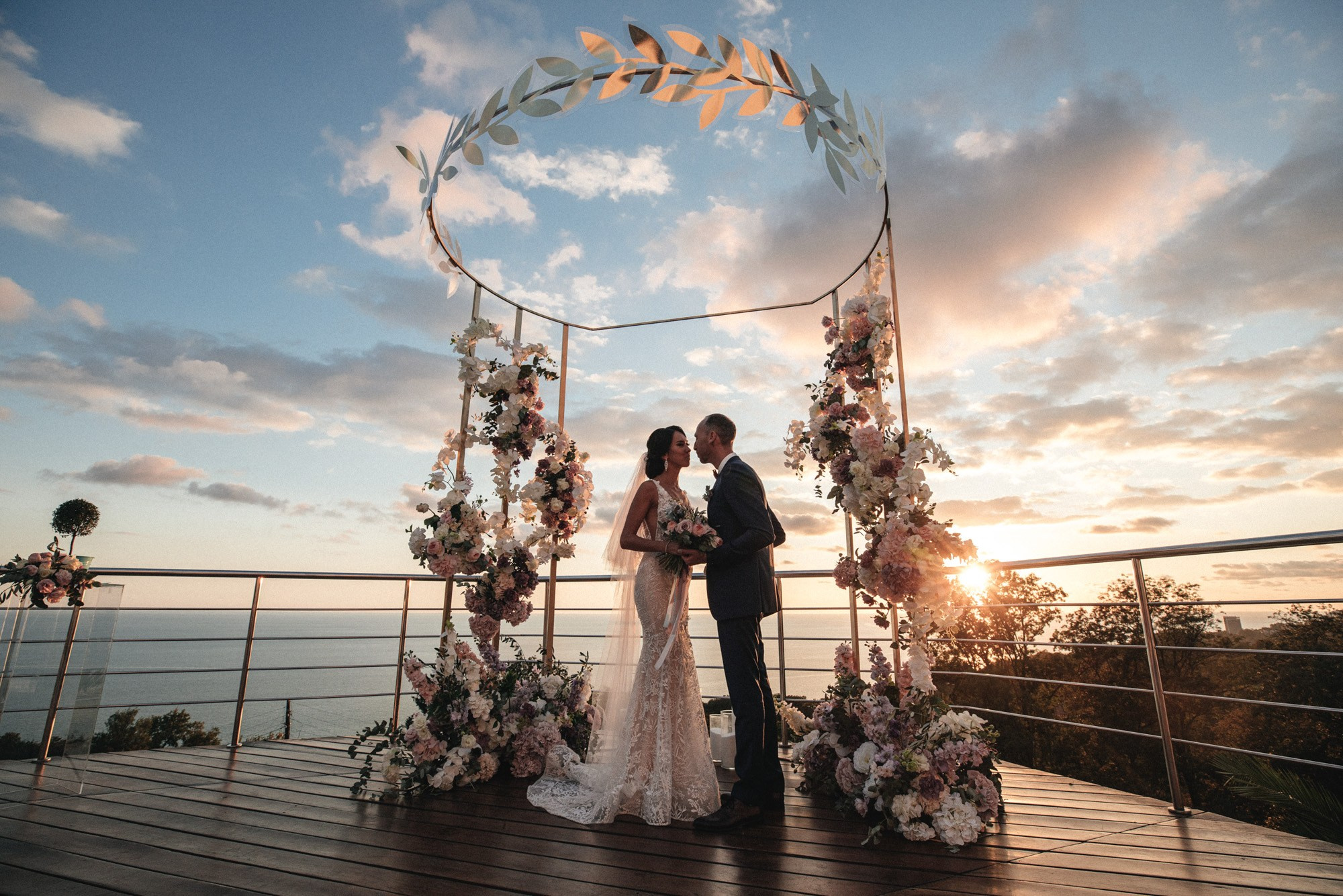 Свадебная фотосессия на вилле в Сочи. Свадебный, репортажный фотограф Дмитрий Макарченко