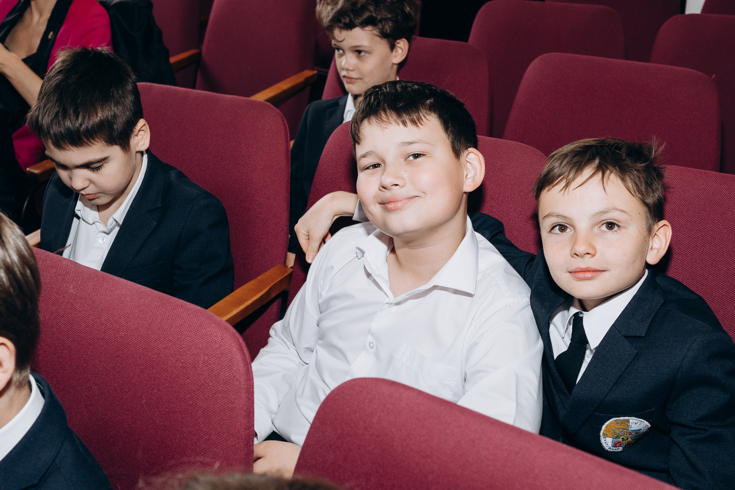 ШКОЛЬНАЯ ЖИЗНЬ. Выпускные альбомы в современном стиле | Казань