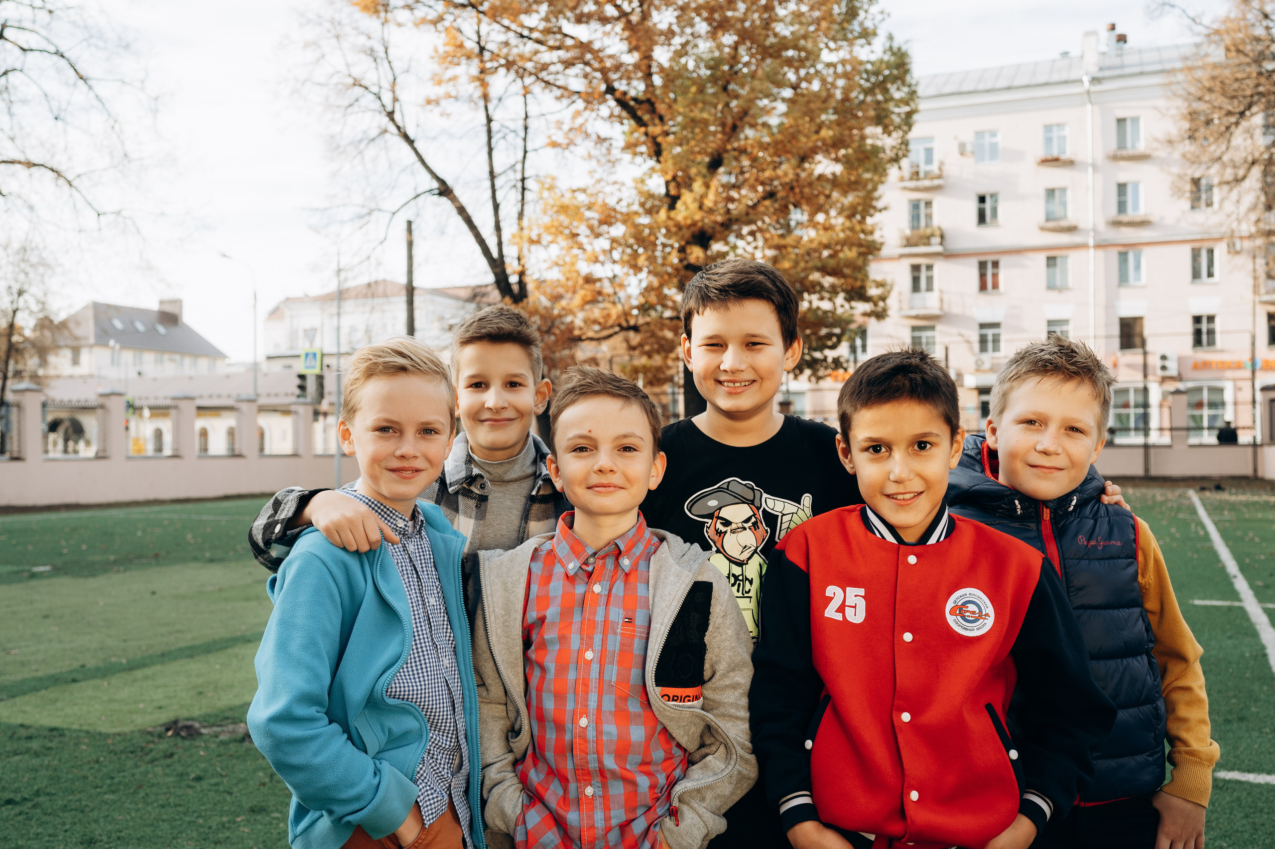 ДРУЗЬЯ. Выпускные альбомы в современном стиле | Казань