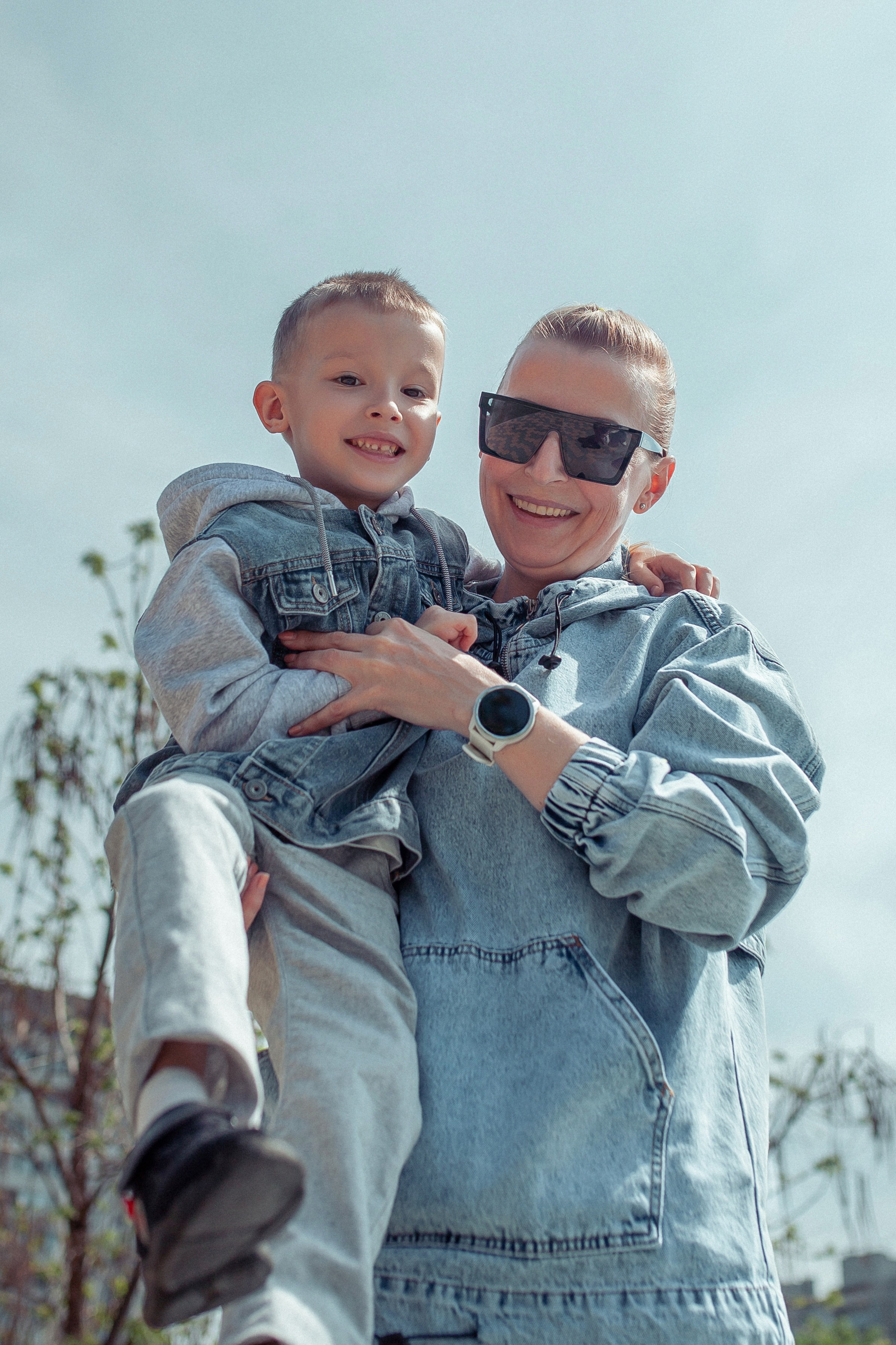 Семья Марии и Антона в весеннем цветении. Фотограф в Волгограде Норченко Светлана