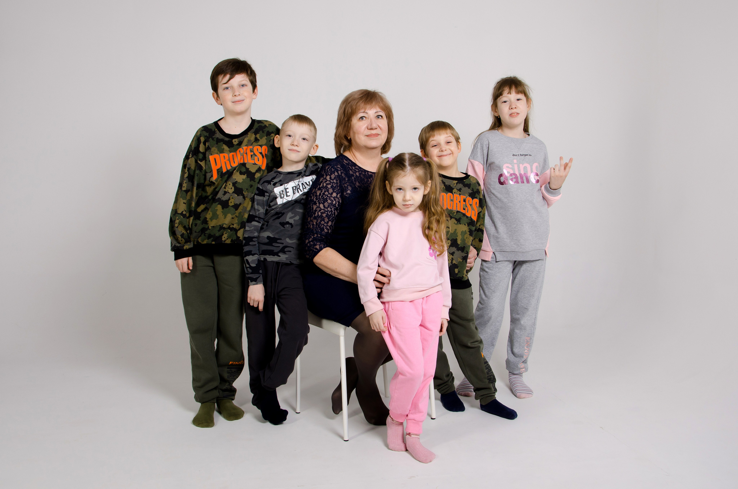 Фотограф Алексей Акуленко, семейная фотосессия. «Окна» интерьерная фотостудия, г. Юрга