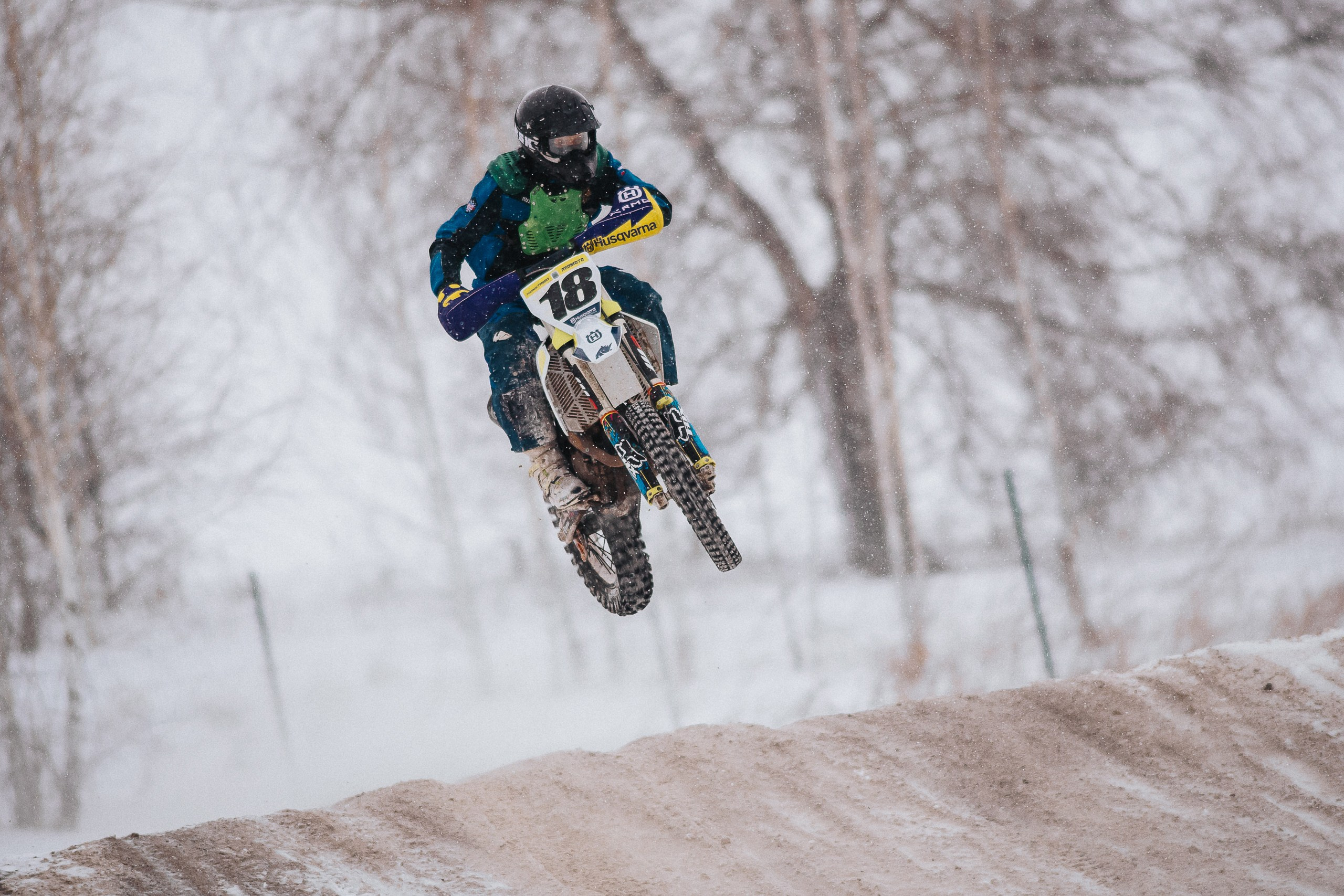 29.12.2024 — Праздничная тренировка на мотоциклетной трассе Люскус. Репортажный фотограф в Кемерово