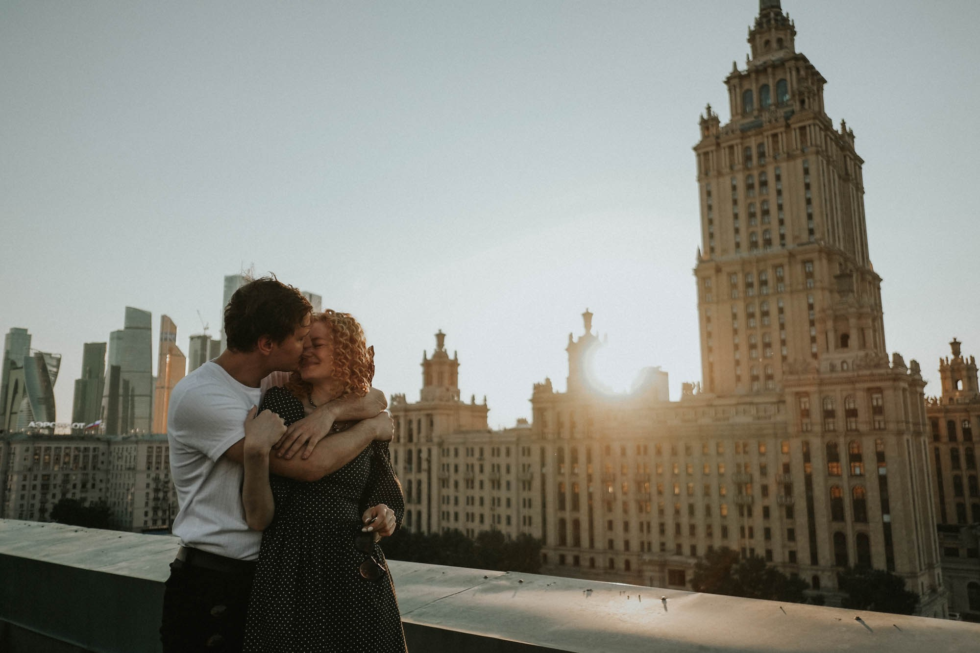 «полезли на крышу?» — «давай!». Свадебный фотограф Александра Тюлякова