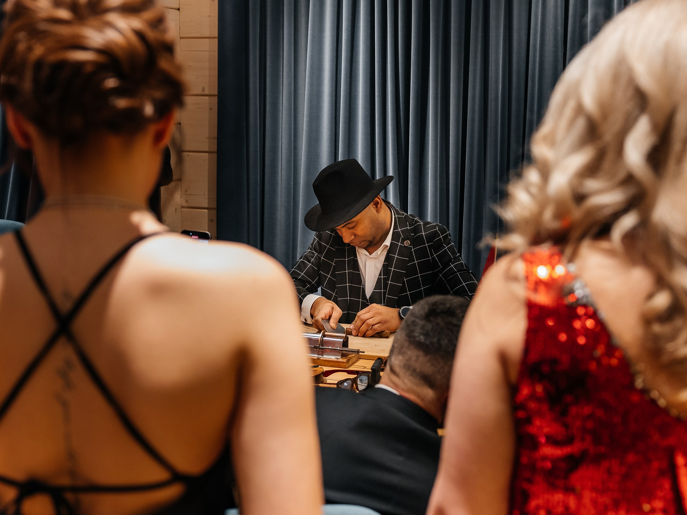 Денису 35 лет. Репортажный и свадебный фотограф Катерина Потапова