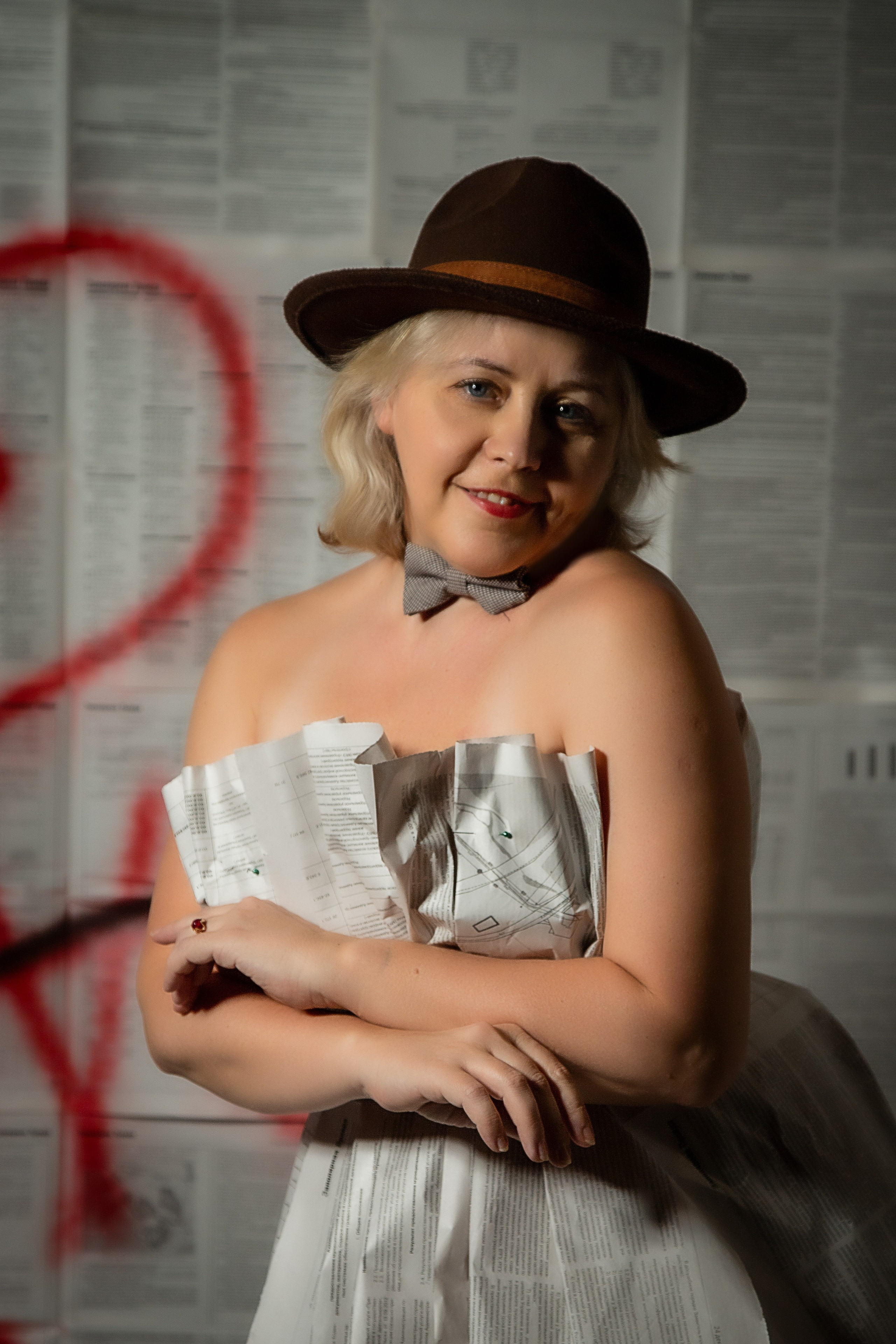 Фотосессия с газетой