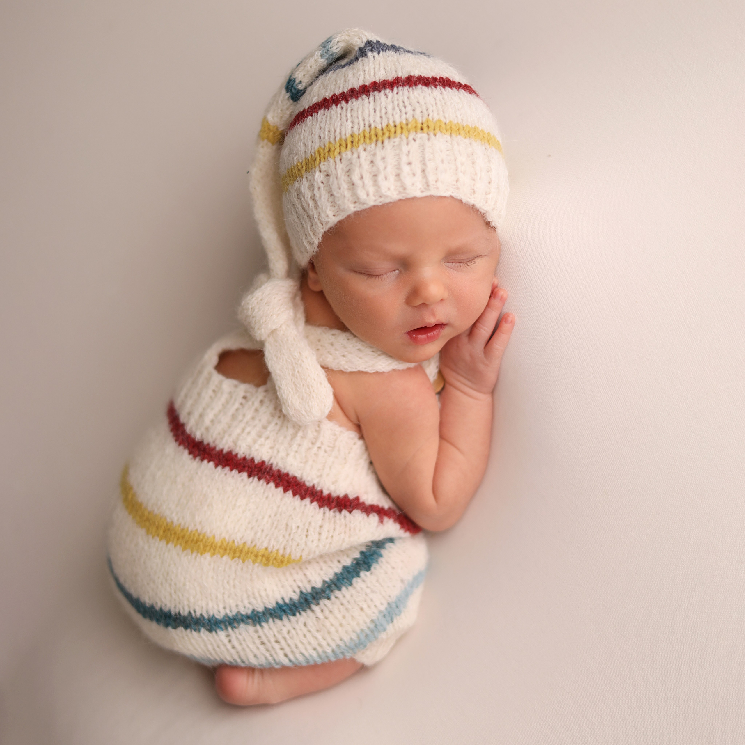 Каталог костюмчиков для новорожденных мальчиков. Фотограф новорожденных Москва. Ньюборн фотограф Москва