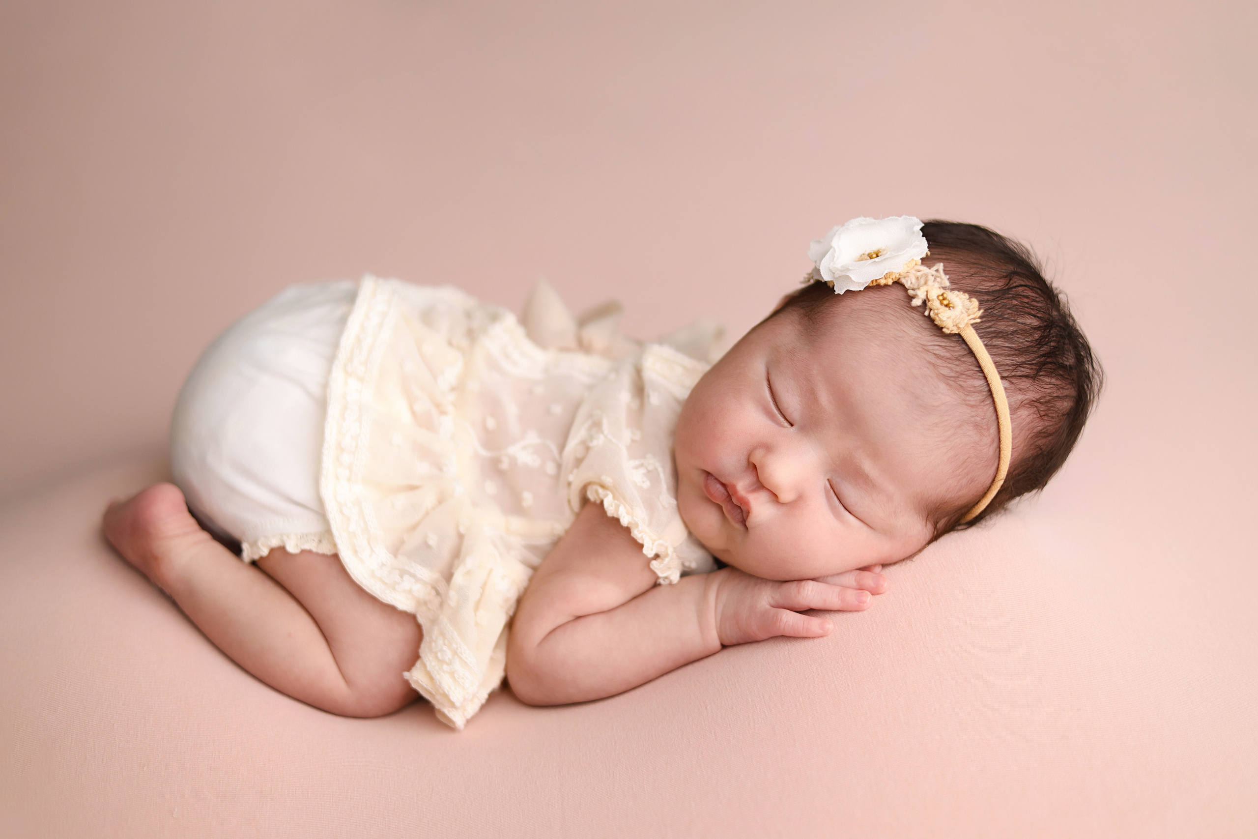 Ньюборн съемка Элины, творческий пакет. Фотограф новорожденных Москва. Ньюборн фотограф Москва