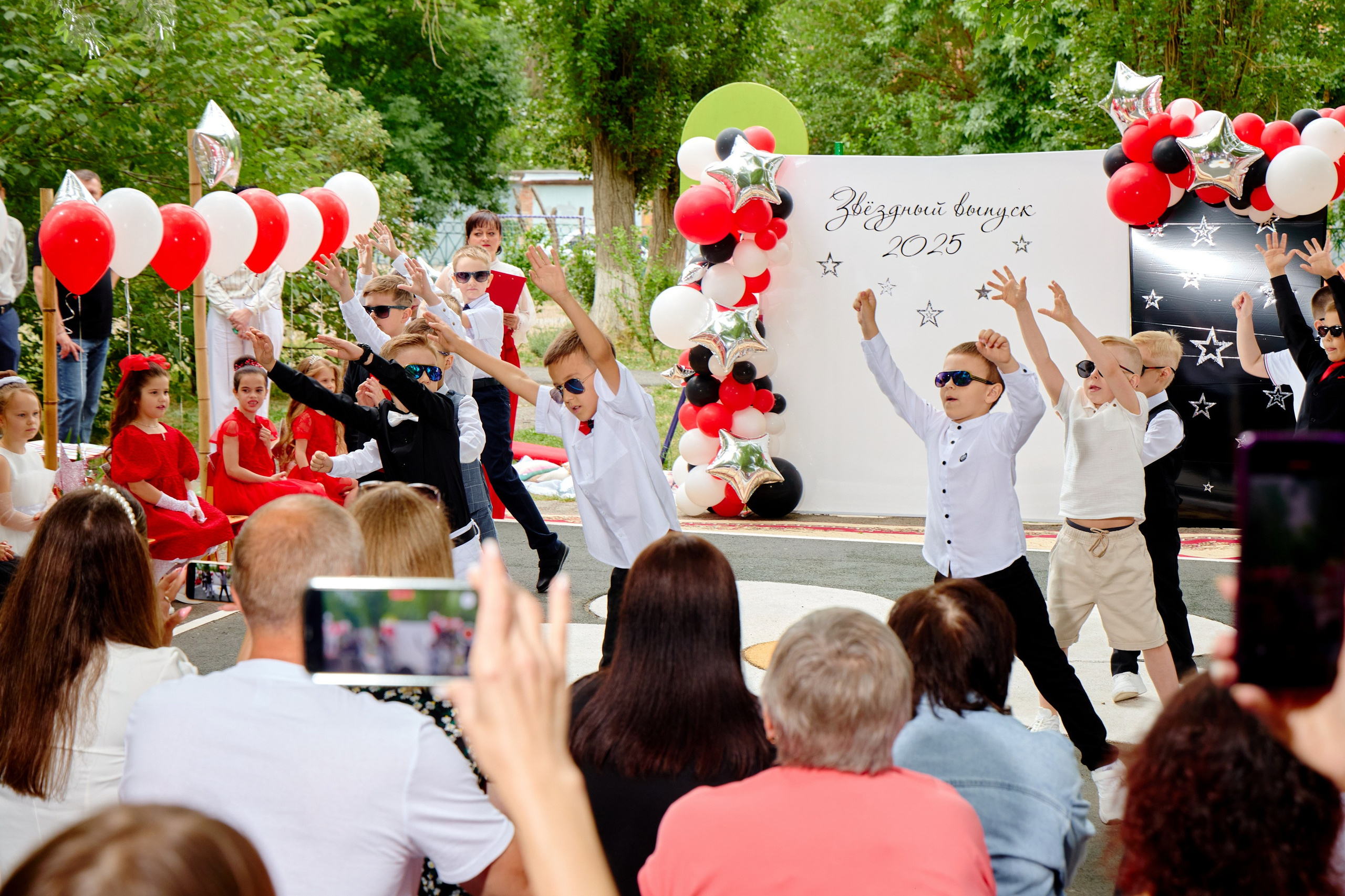 Выпускной 45 сад. Фотограф Выпускные альбомы Таганрог Сергей Коробченко