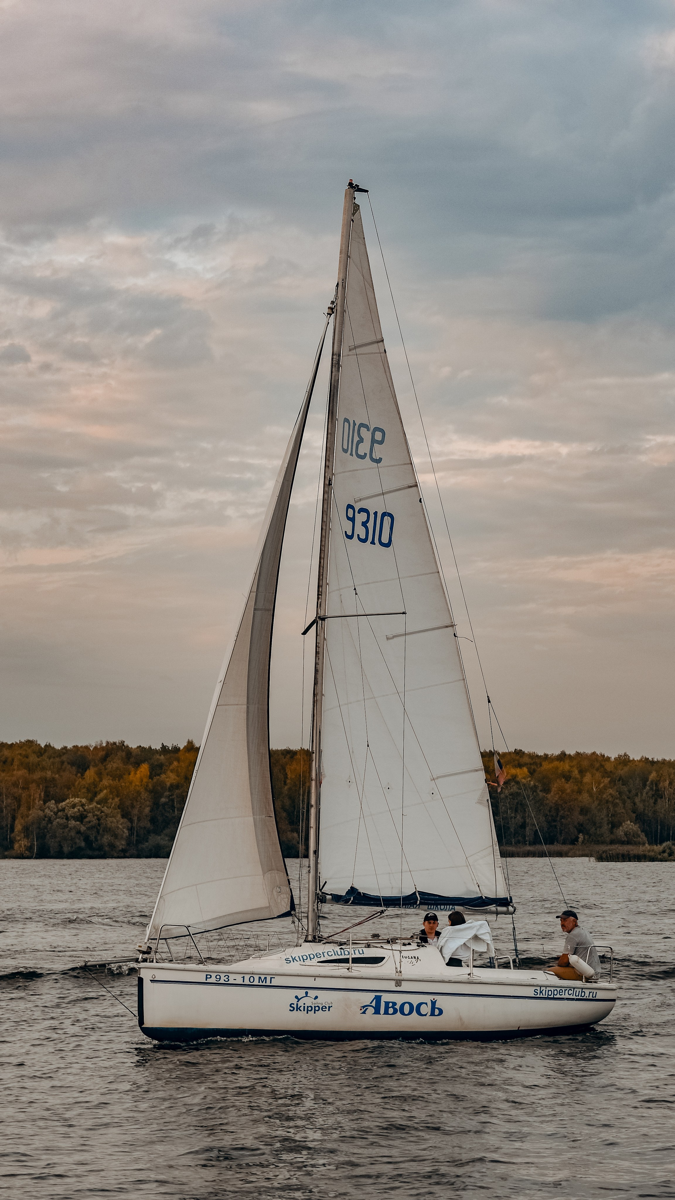 Яхта. Парус. Фотограф Лобанов Антон, г. Москва