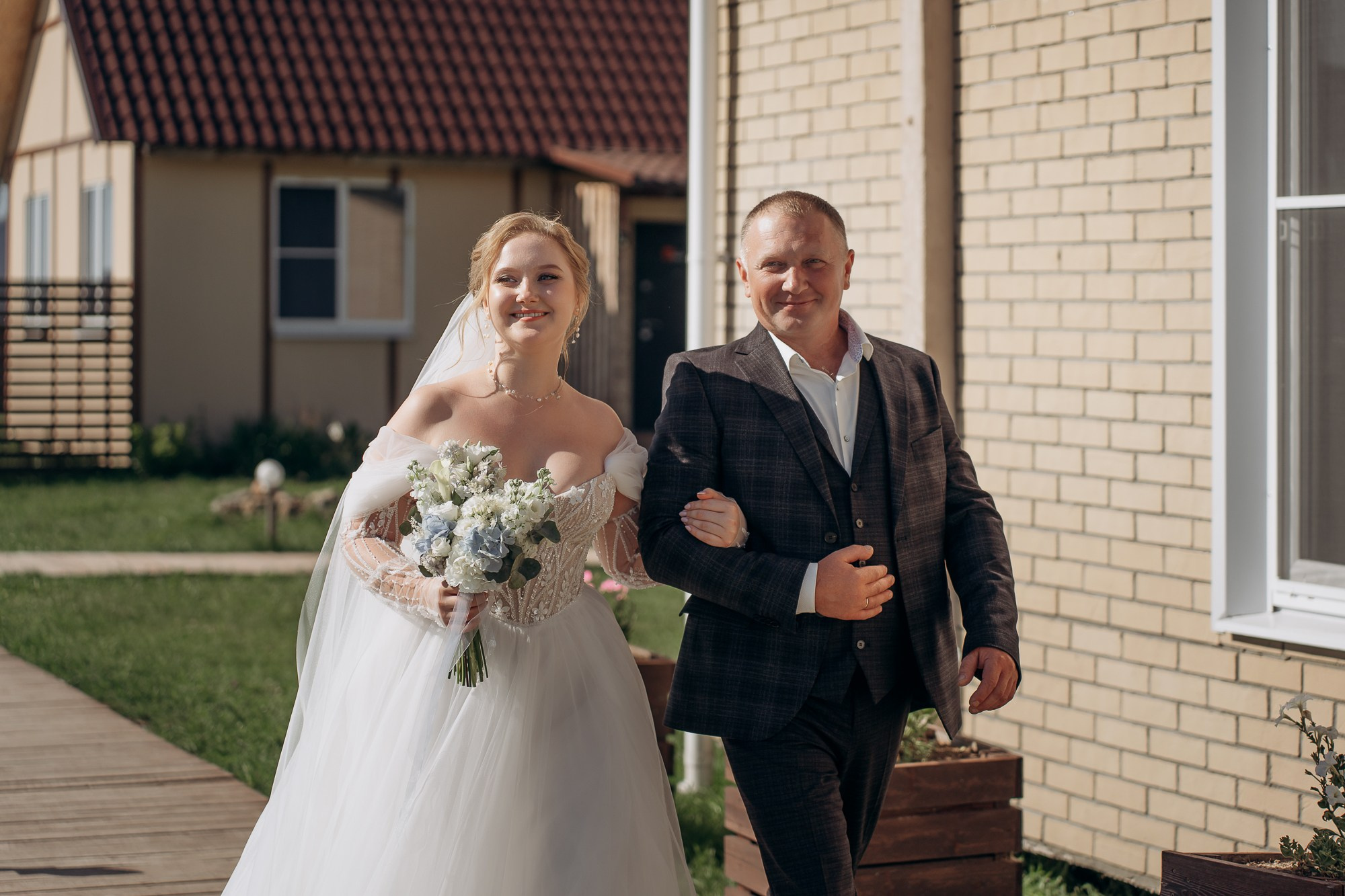 Свадебная фотосессия в глэмпинге. Свадебный и репортажный фотограф в Ярославле Евгений Сальников