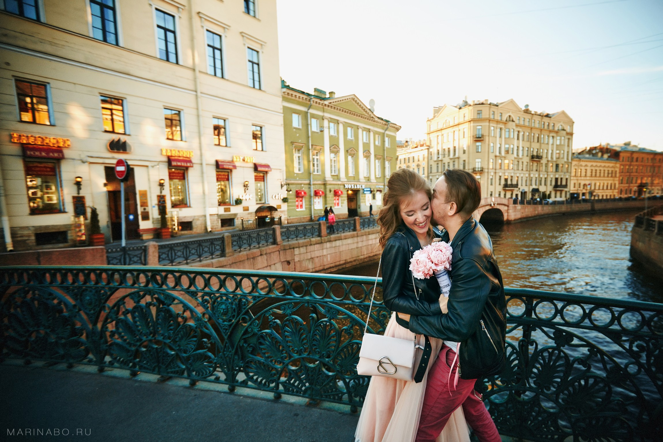 Леша и Оля - прогулочная фотосъемка в Санкт-Петербурге. Семейный Lifestyle фотограф в Санкт-Петербурге Марина Бокшицкая