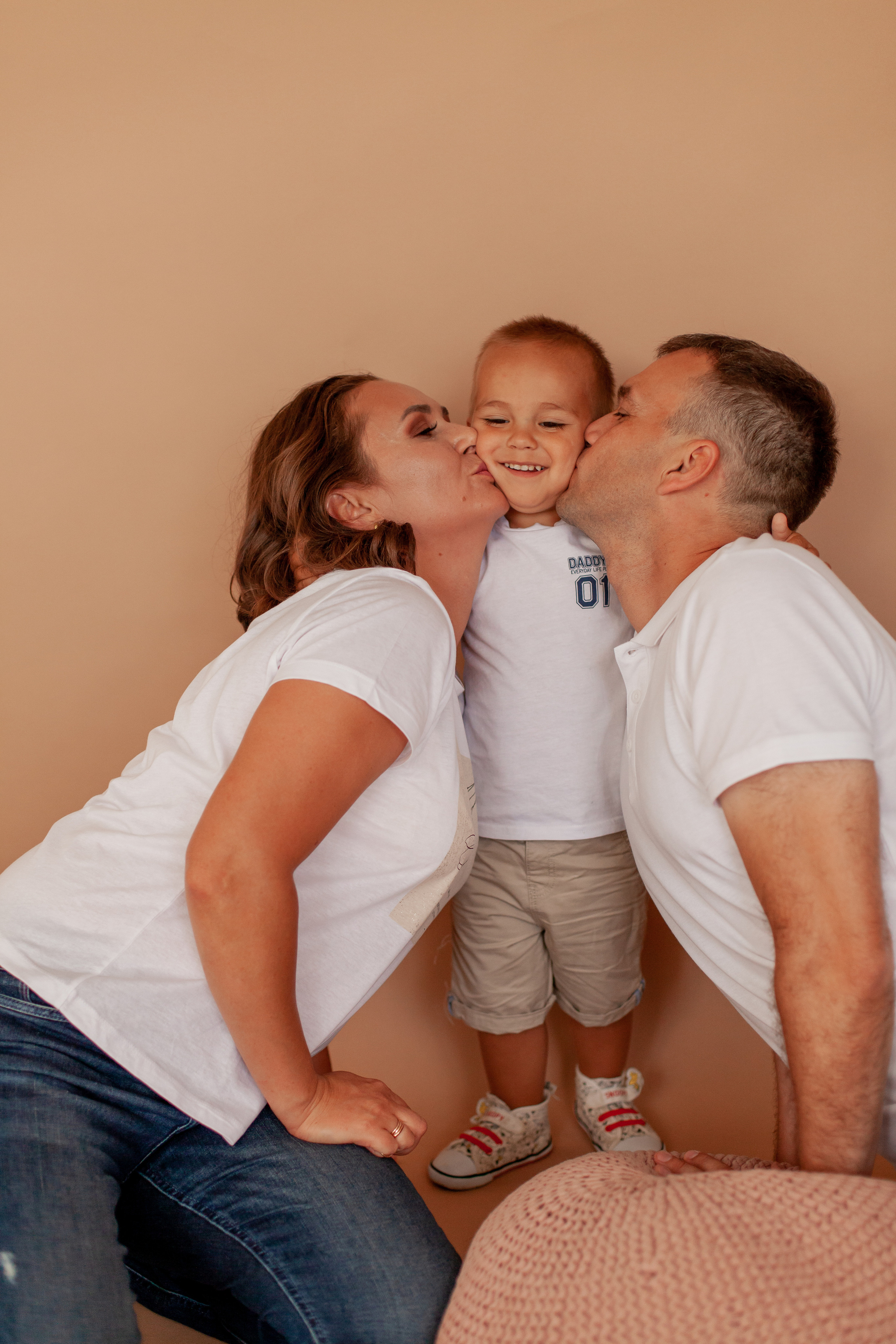 Тимуру 2 года. Фотографирую семьи, любовь и женский портрет