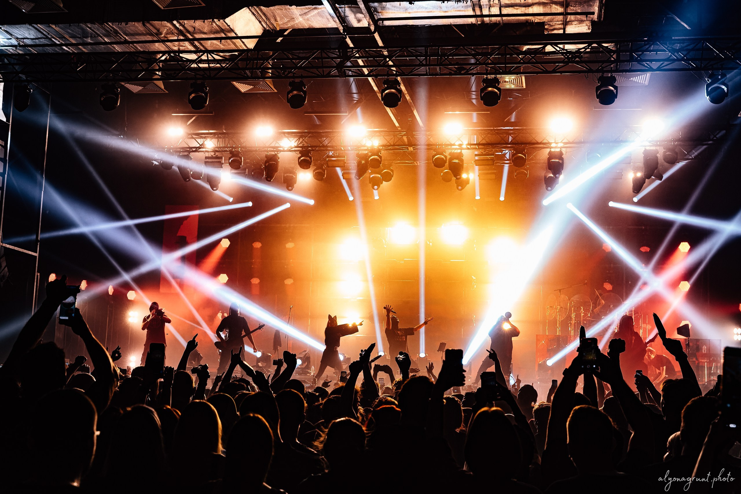 Пневмослон, фоторепортаж СПб, A2,17.10.2025. Алена Адрианова: фотограф в Санкт-Петербурге