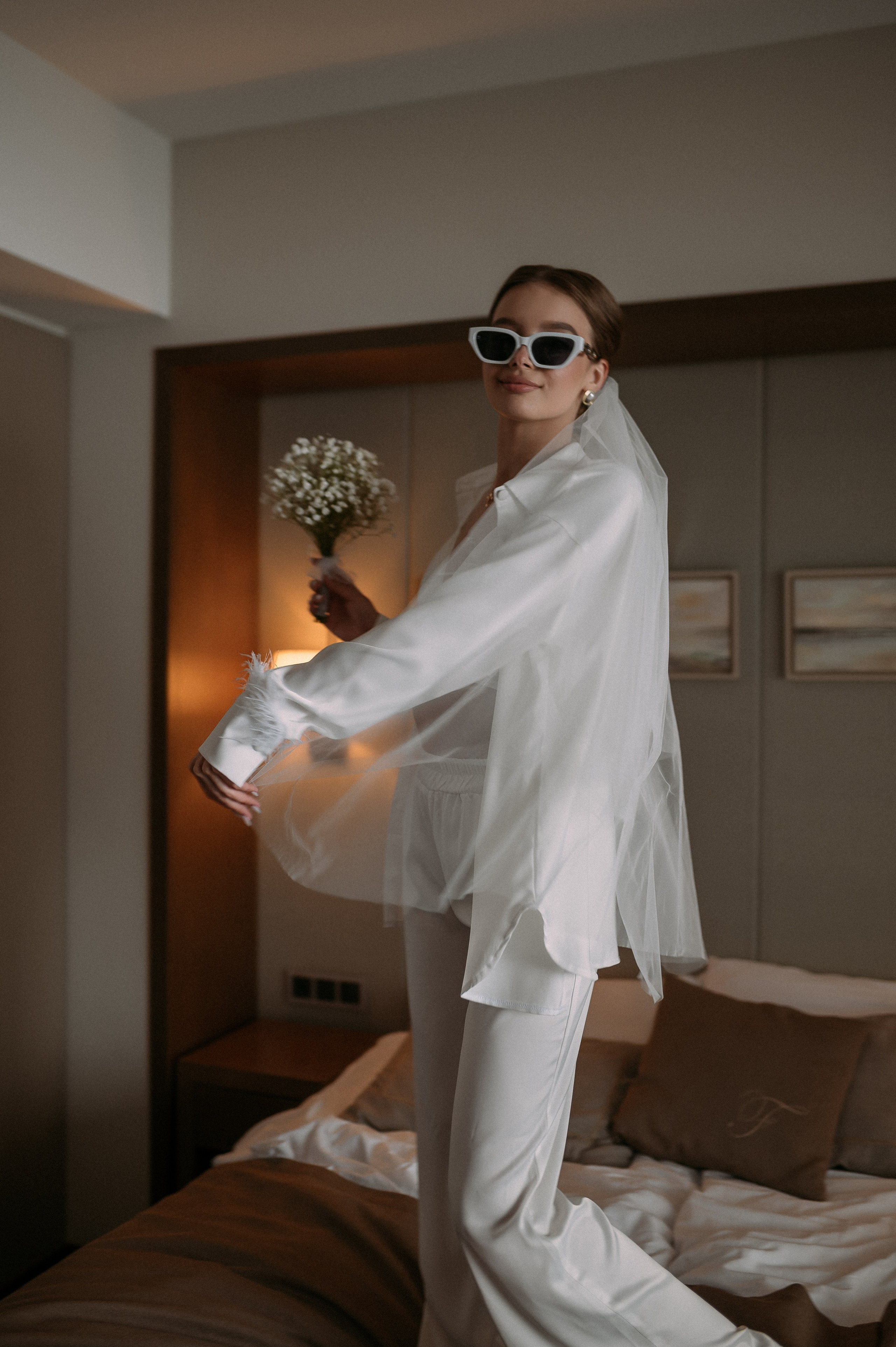 Свадебное утро и прогулка красивой яркой пары. Свадебный и семейный фотограф в Симферополе Дарья Маркова