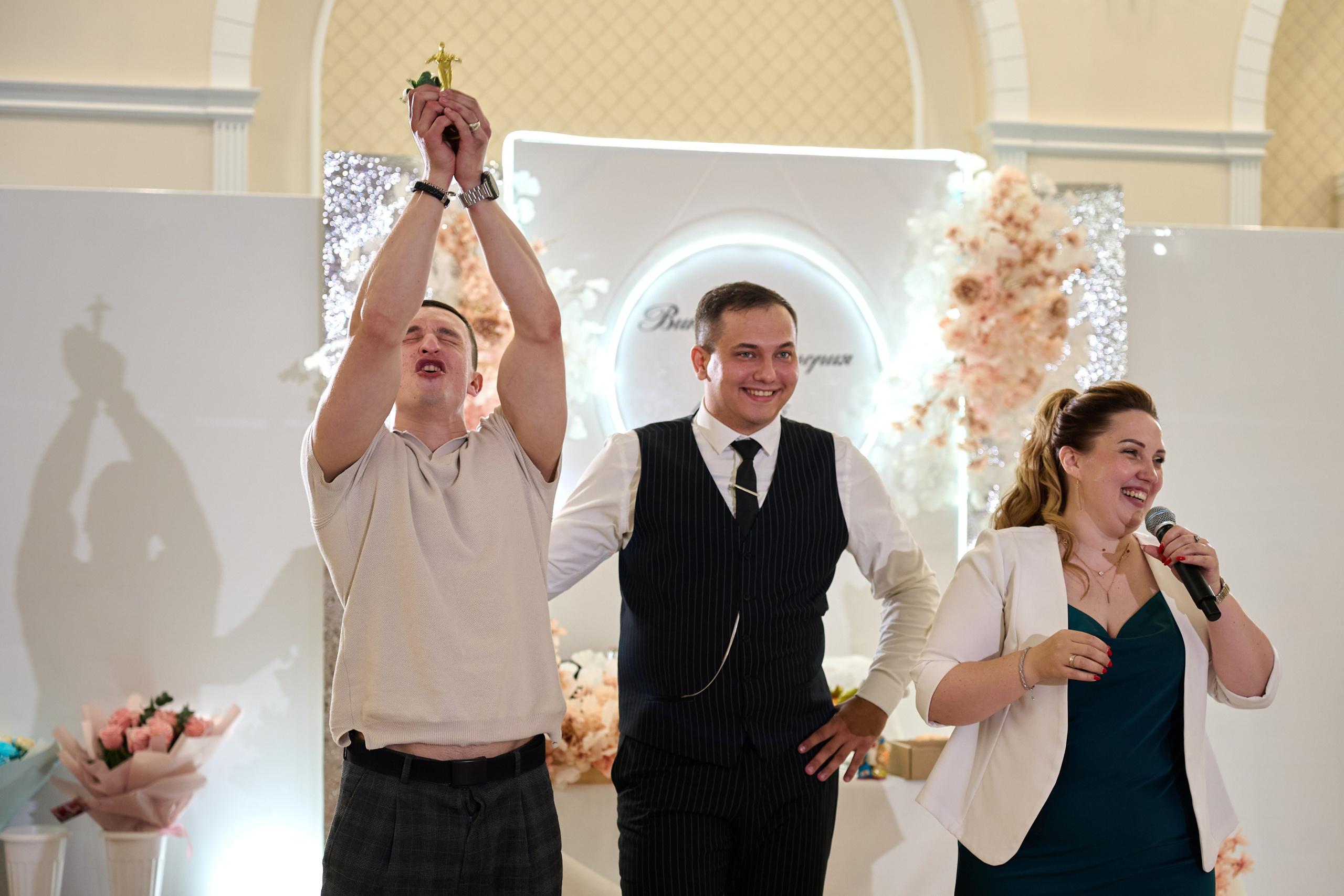 Гибридная съемка свадьбы Виктора и Виктории. Профессиональный фотограф Старый Оскол, Губкин — свадьба, венчание, крещение, юбилей и день рождения