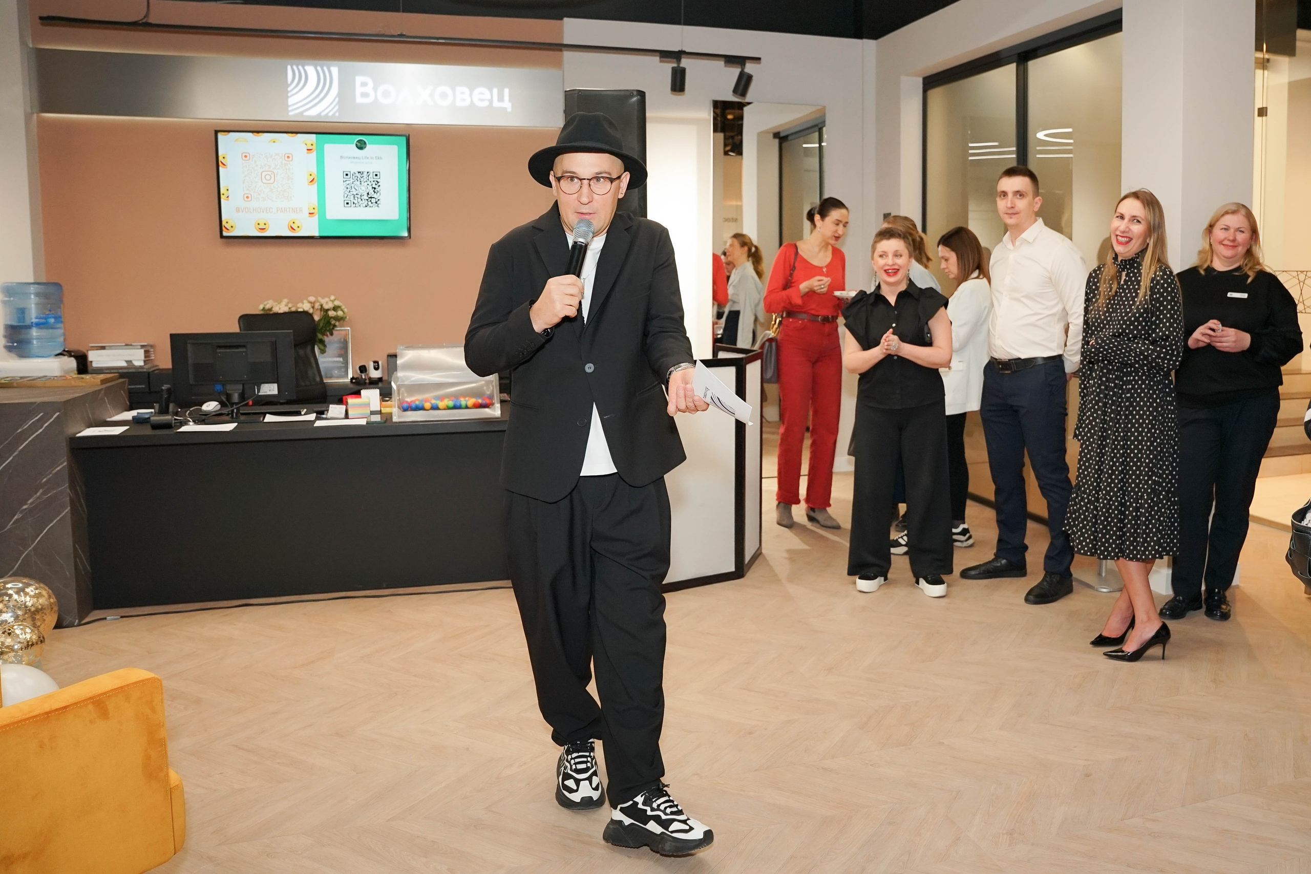 Репортажная съемка в салоне дверей