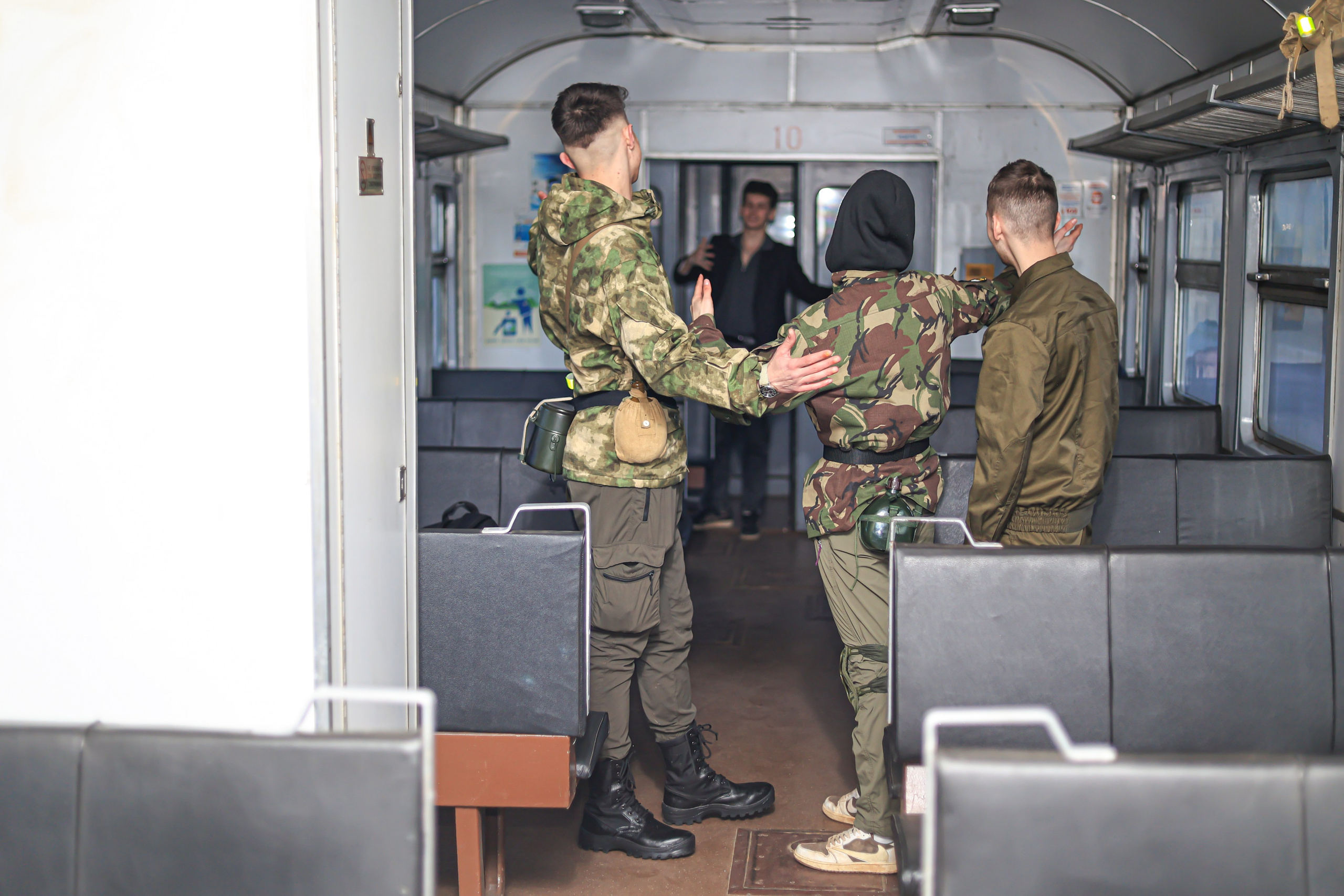 Отправление в ж/д поездку (military). Алексей Климков. Фотограф для Вашего бизнеса и частных съемок в Минске и по Беларуси