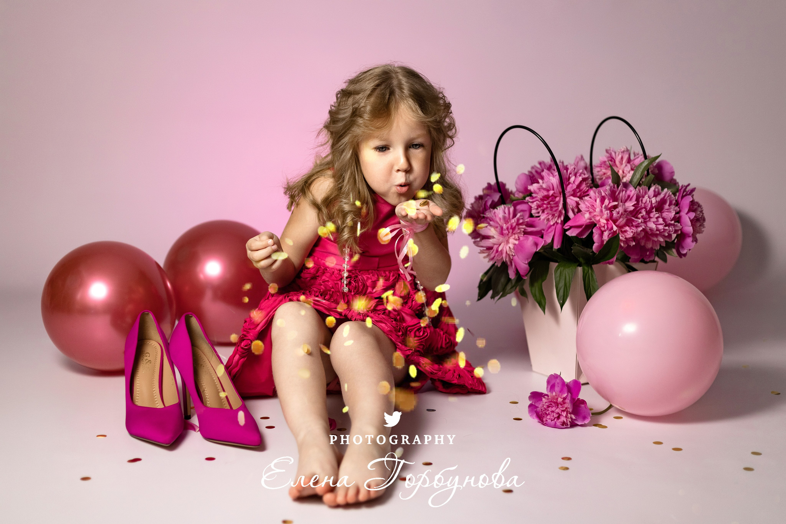 «Модница в розовом» В моей студии. Вероника и Александра. 2024. Фотограф Пермь. Свадьбы. Семья и дети, школа, д. сад. Фотокниги