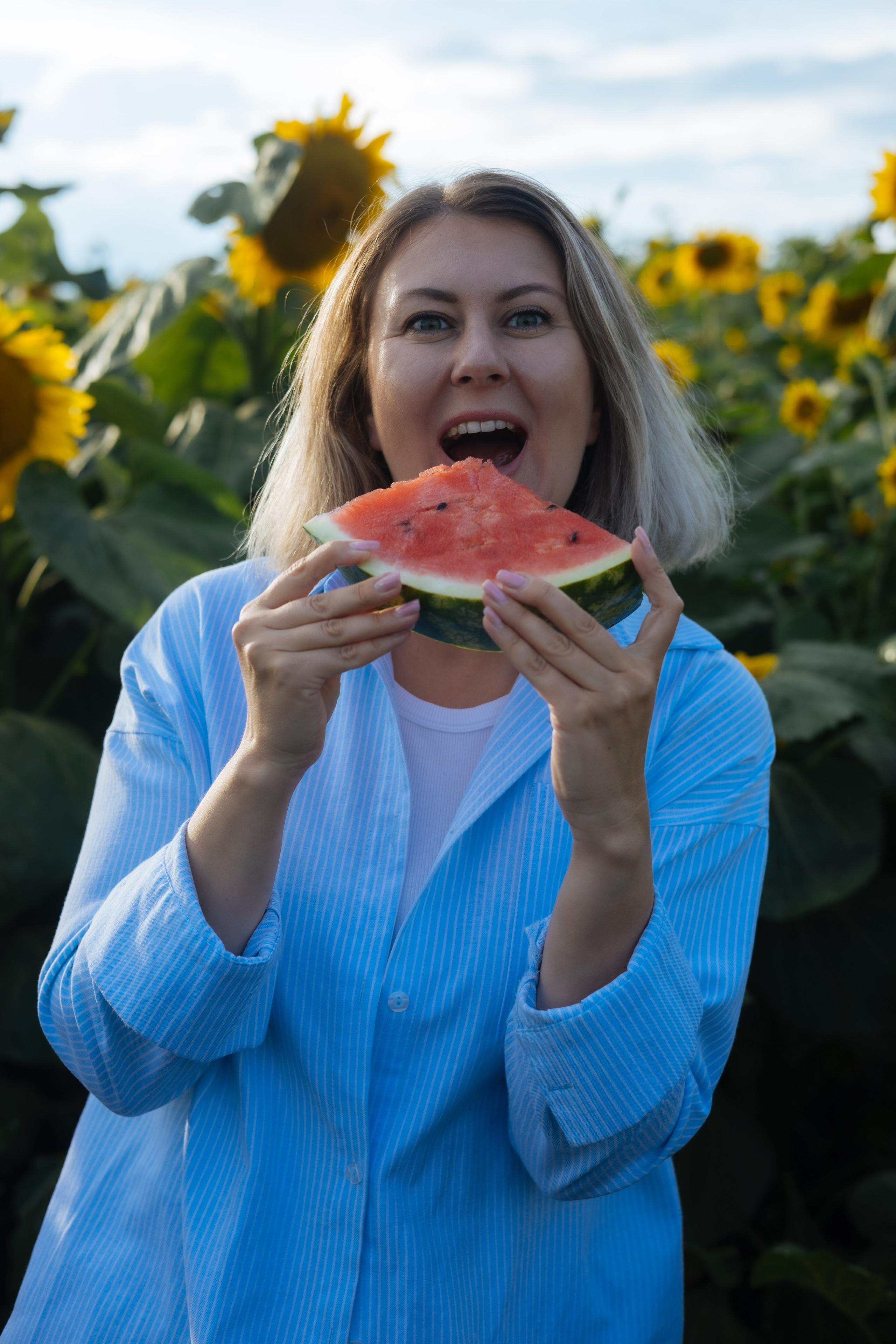 ПОДСОЛНУХИ 2025. Фотограф Красноярск съемки лавстори, фотосессия в студии, портретная съемка, творческие фотосессии