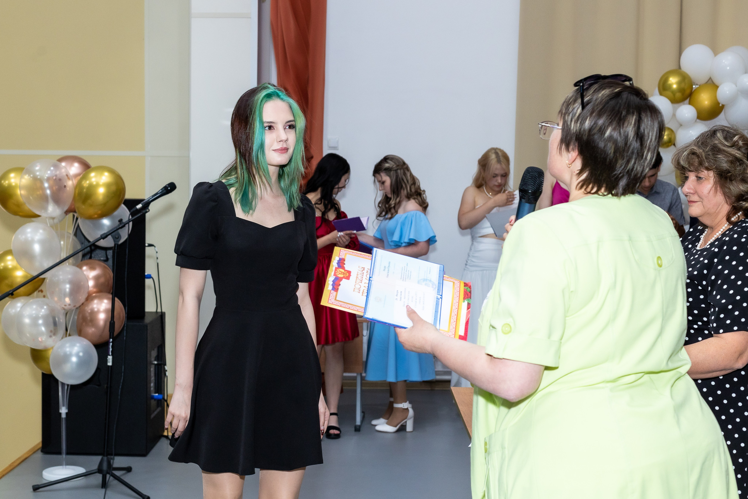 Вручение аттестата 2025. Выпускные альбомы Майкоп, Краснодар Елена Золотарева