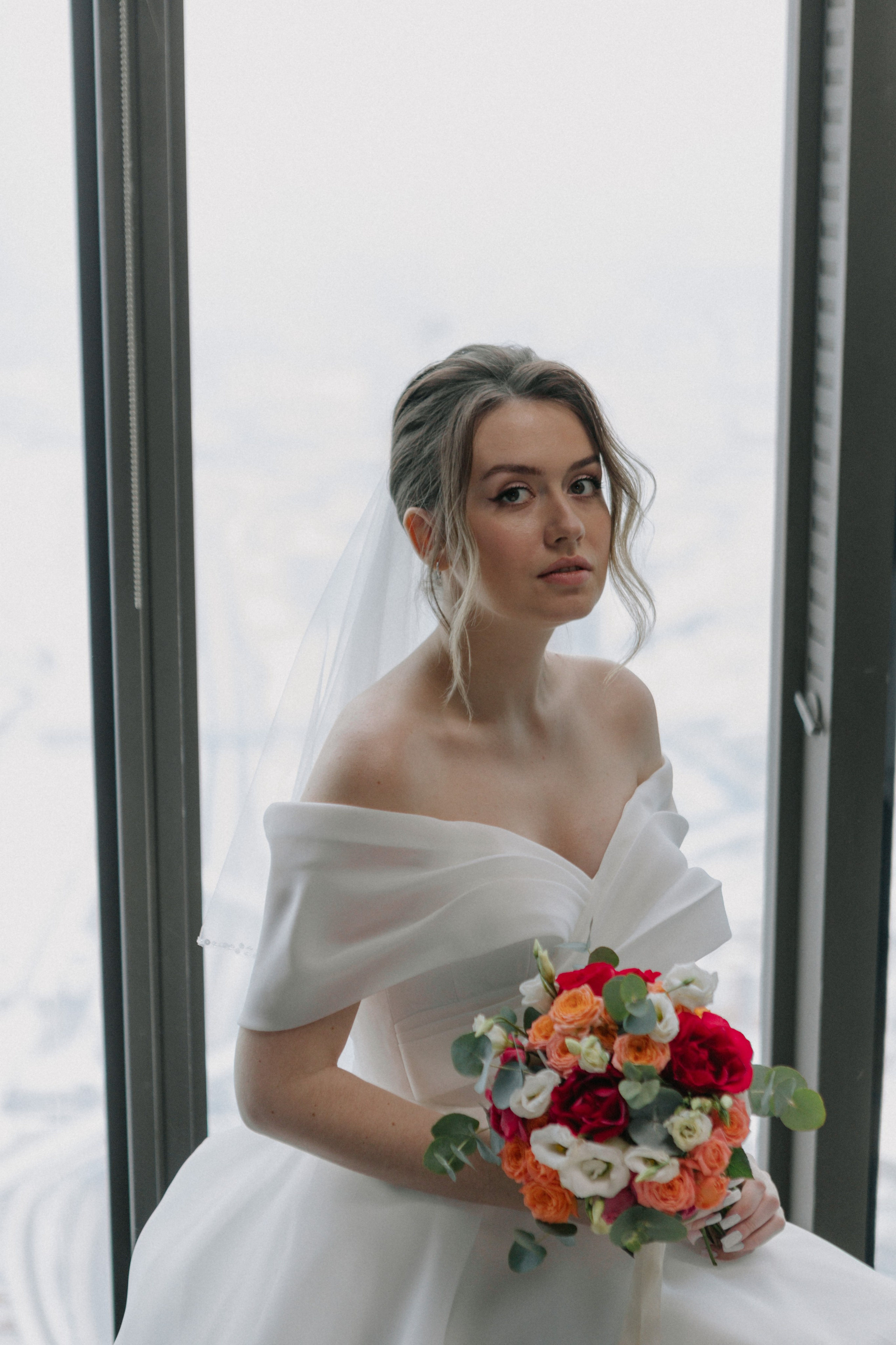 Ксюша и Илья. Утро в отеле роспись в Birds. Свадебный и портретный фотограф в Москве Анастасия Масюк