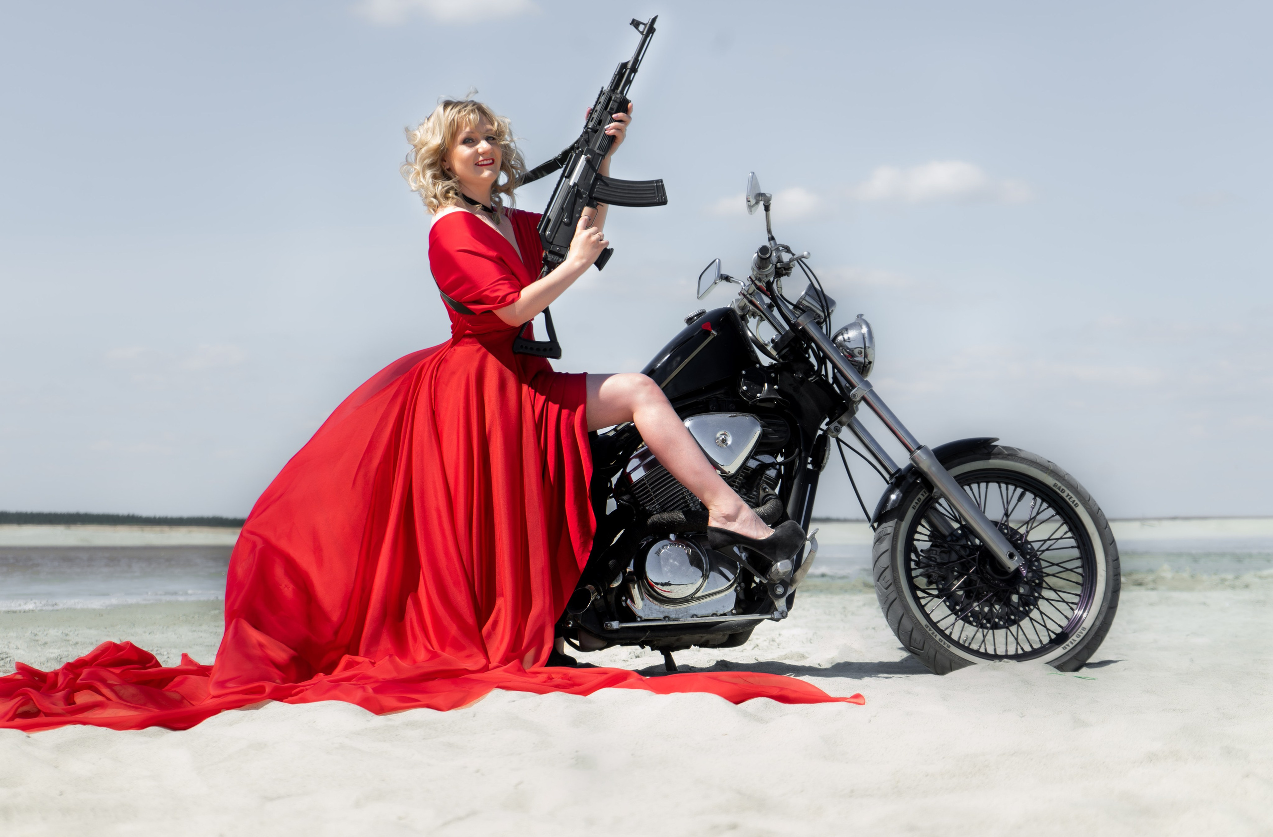 Фотосессия на мото в песках. Фотограф Екатеринбург Кокшарова Александра