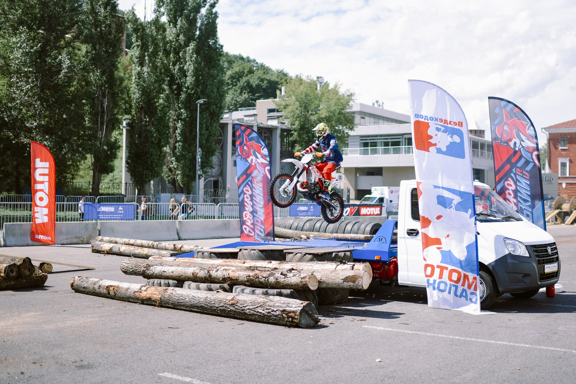 Репортаж. Универсальный фотограф и видеограф