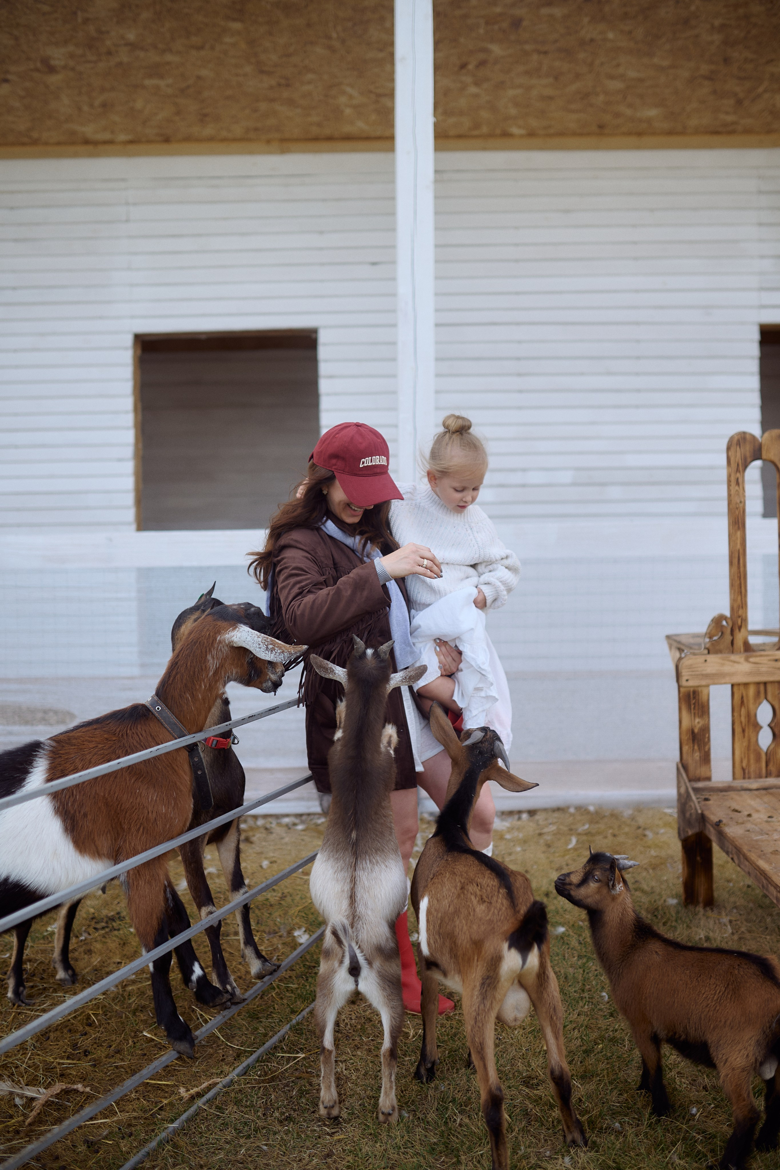 Кристина и Ариша на ферме. Семейный и свадебный lifestyle-фотограф в Москве Мария Петрова