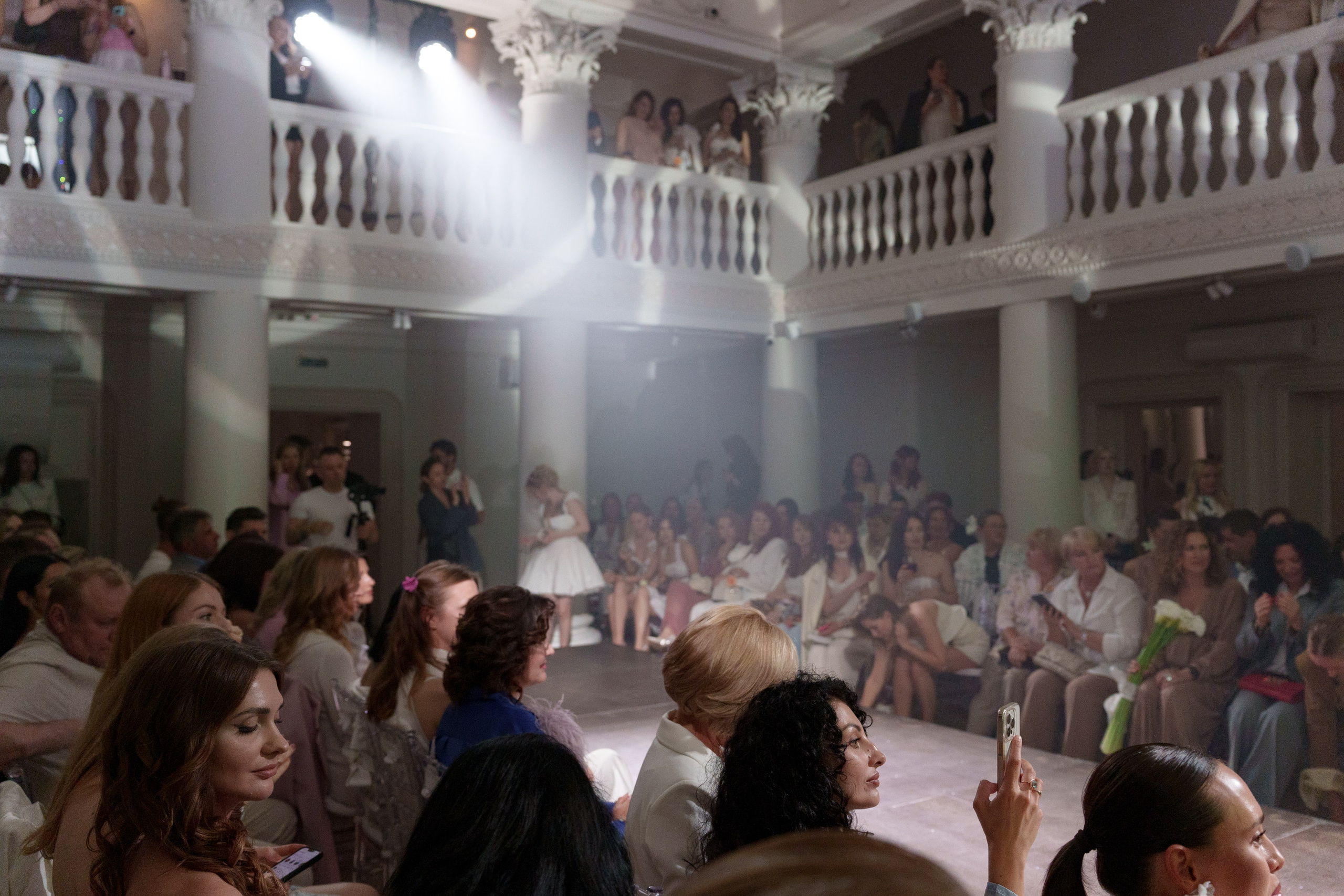 Репортаж |Модный показ Flower Inspiration |. Репортажный фотограф в Калининграде Екатерина Суханова