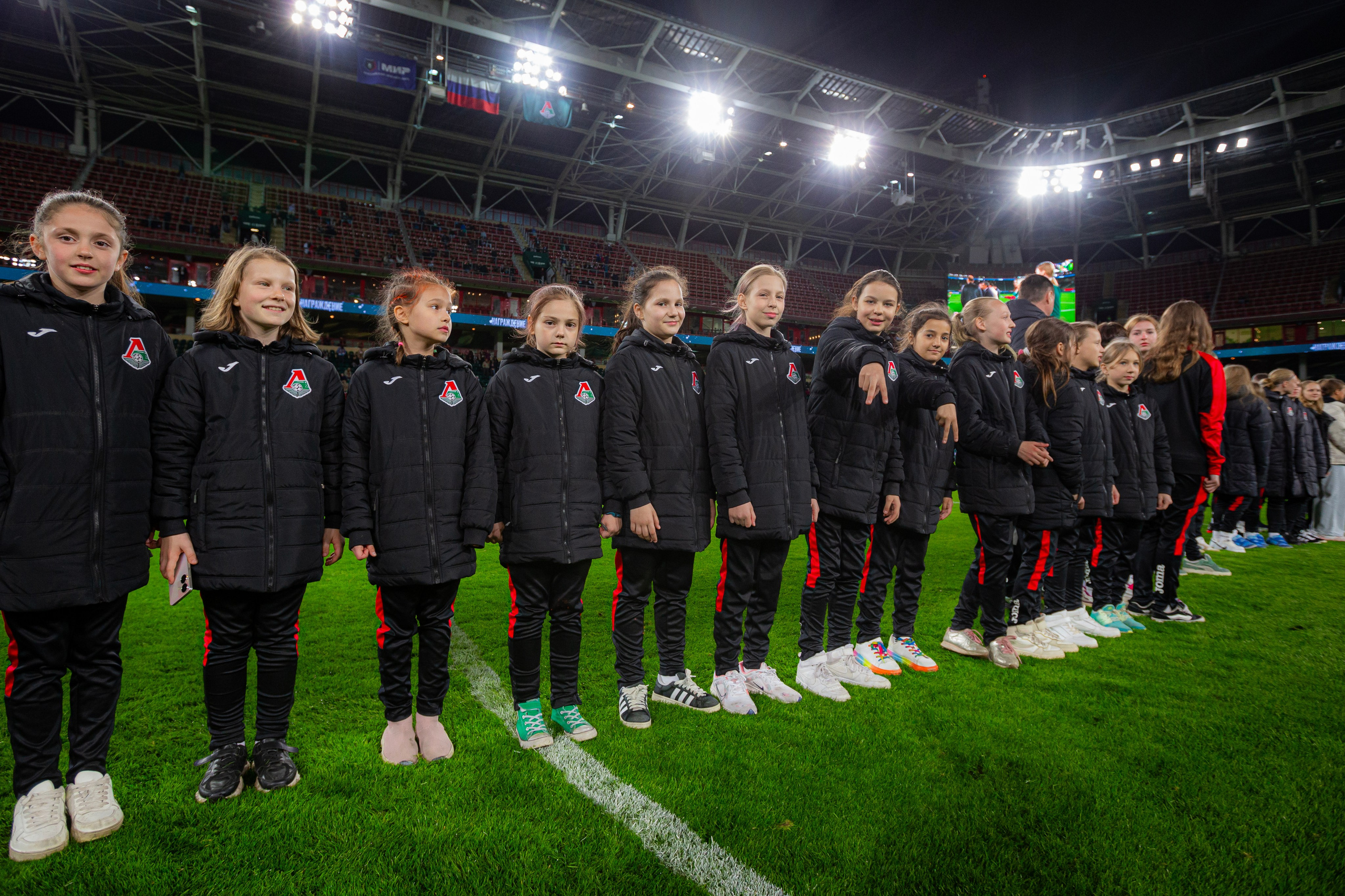 НАГРАЖДЕНИЕ ЖЕНСКОГО ОТДЕЛЕНИЯ АКАДЕМИИ ФК ЛОКОМОТИВ. Artem Zenin Photography