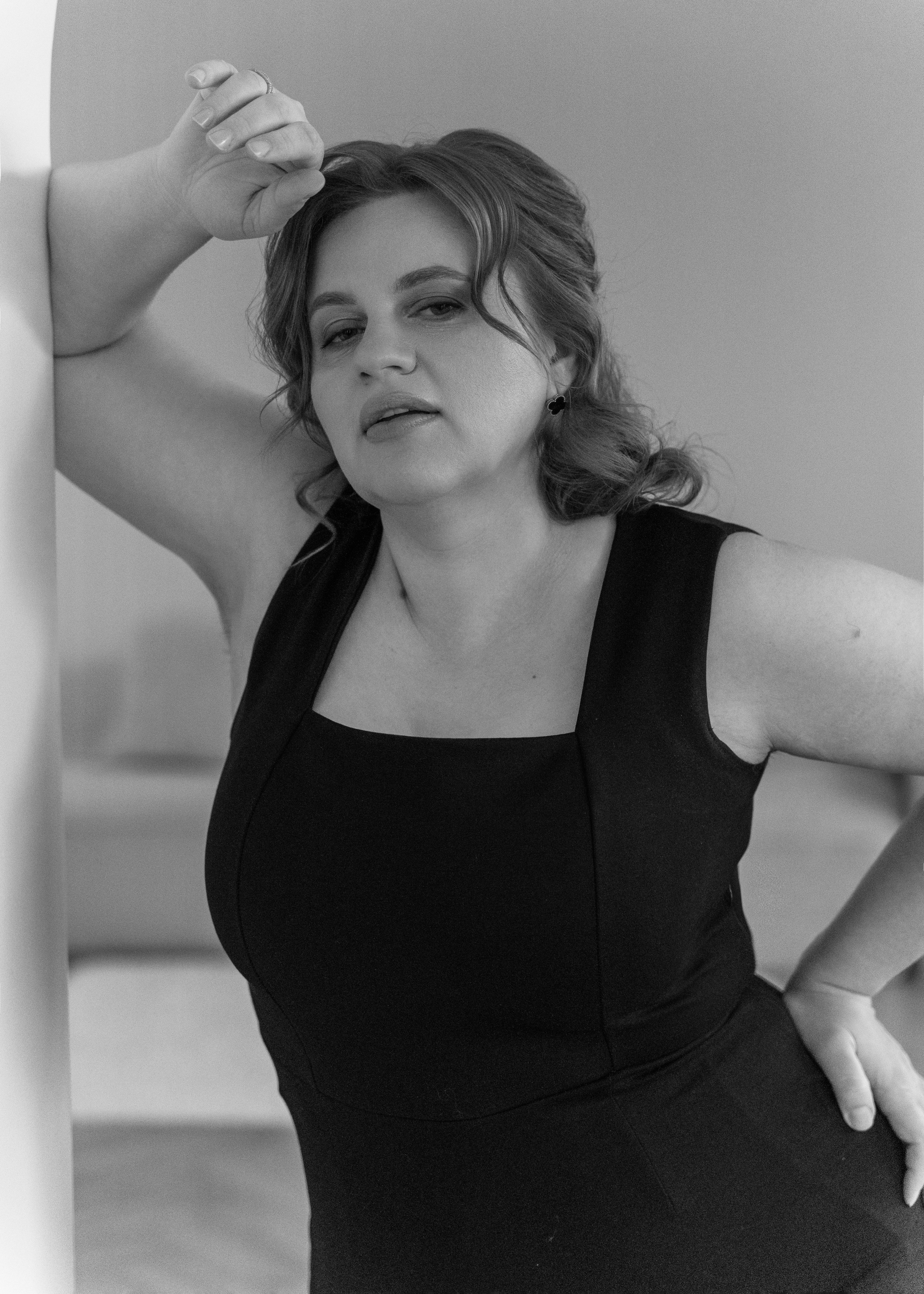 Портретная съемка в студии для женщины плюс сайз. Женский фотограф в Красноярске