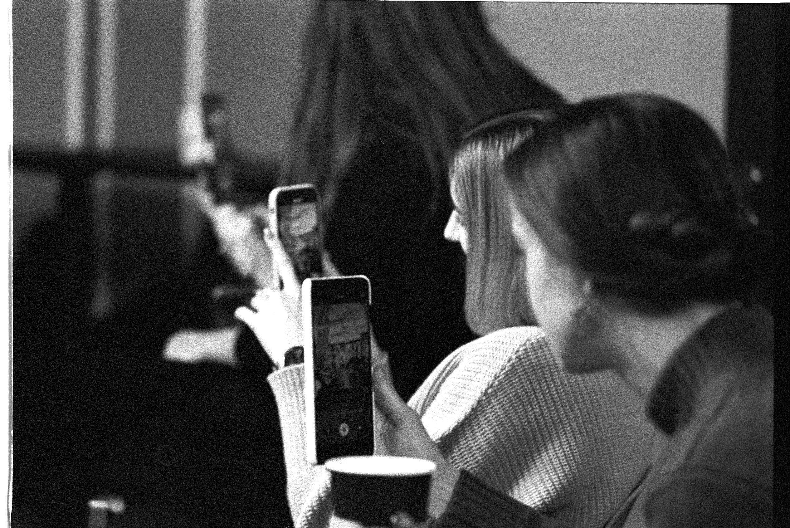 12.12.2021 // Гитара и фотография. Фотовыставки serebro.gallery, в которых автором можешь стать ты! | Москва