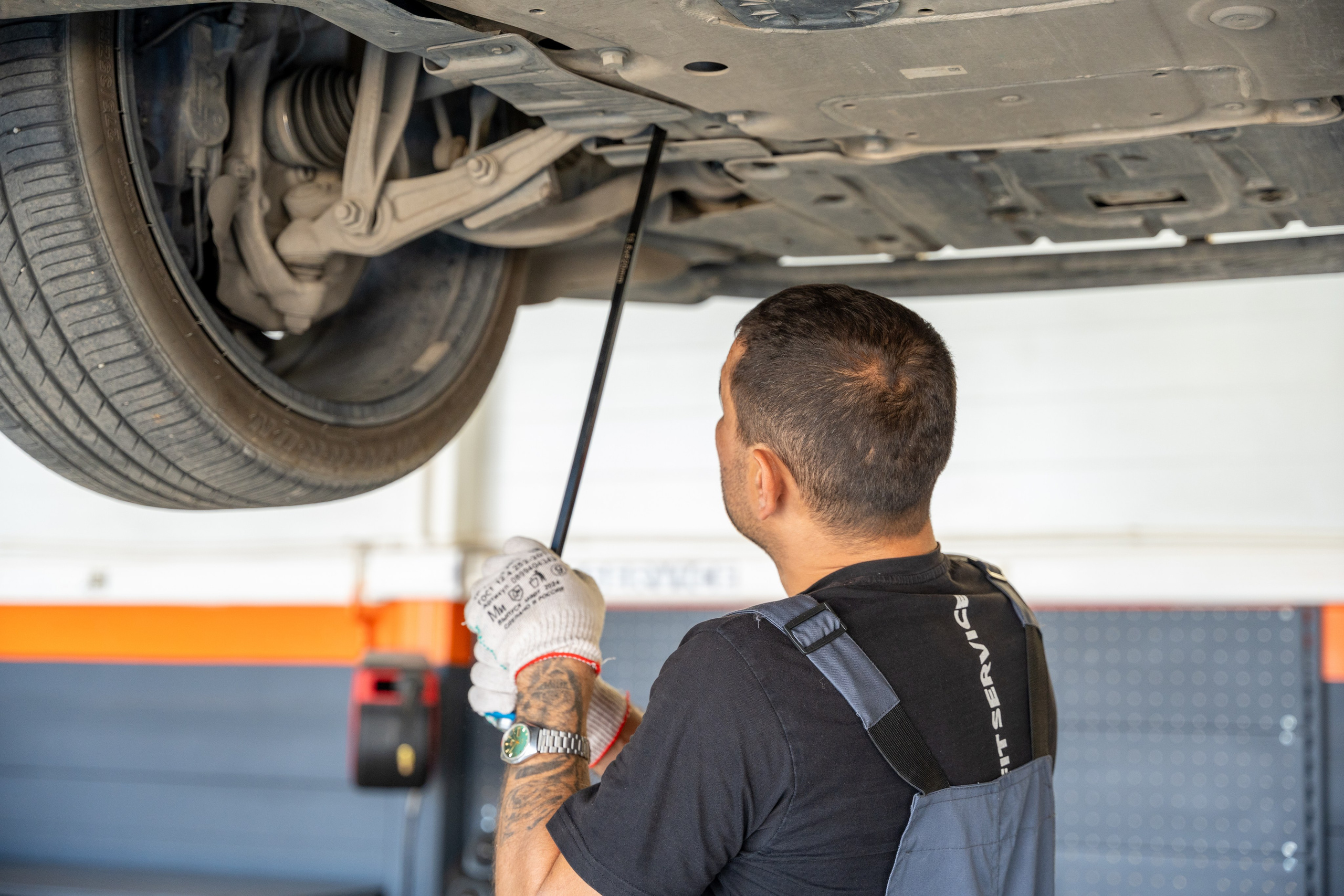 Интерьерная фотосъемка автосервиса Fit Service в Краснодаре — сеть СТО Профессиональная фотосъемка интерьера техцентра в Краснодаре. Шедевры для Вас! Фотограф и Видеограф в Краснодаре Пахиев Руслан