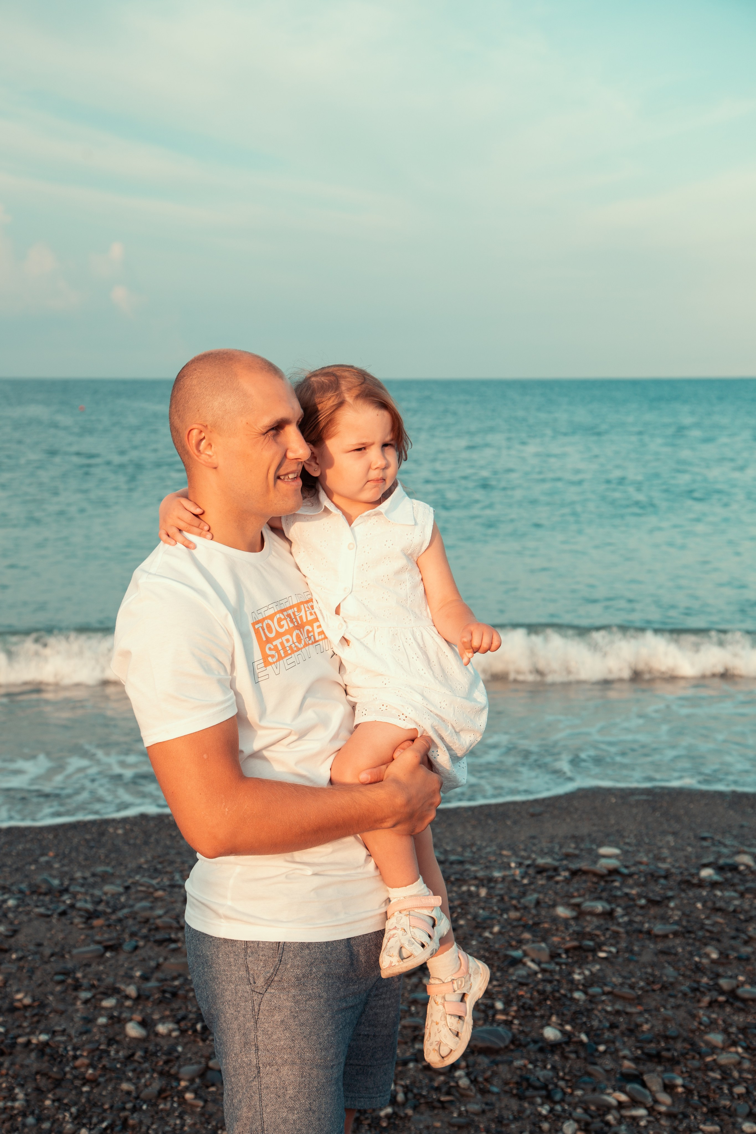 Завтрак у моря в Лоо на пляже «Горный Воздух». Семейный фотограф в Сочи, Лоо, Дагомысе, Вардане Кучумова Олеся