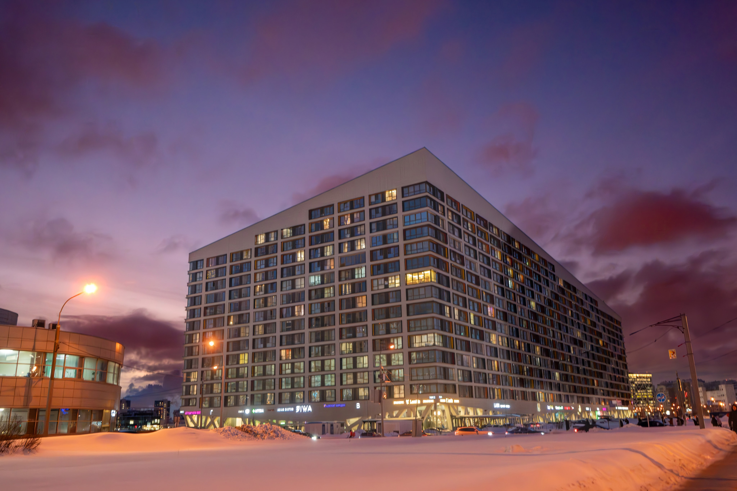 Стрит‑фото: жизнь города в кадре — реальные моменты. FM Media Сrew. Репортажные фото и видео