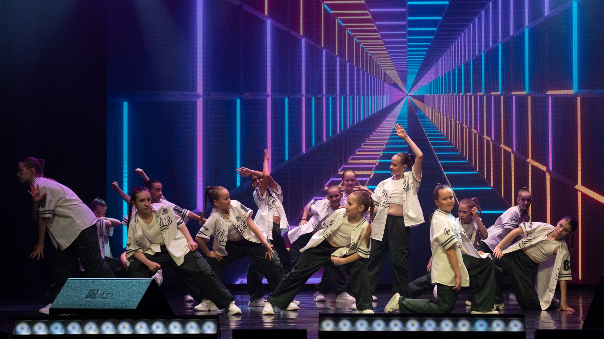 Отчетный концерт студии танца ARTIDANCE. Репортажный фотограф в Казани Павел Серпокрылов