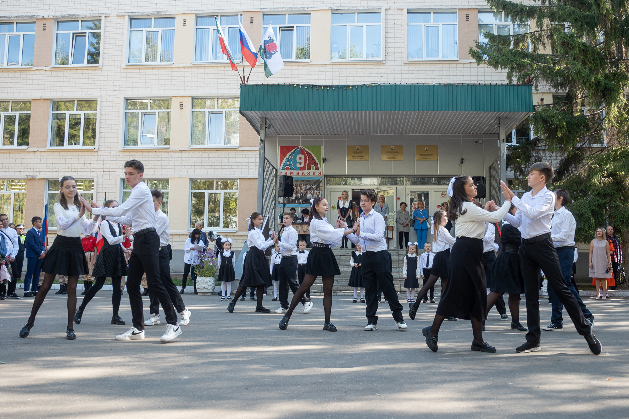 1 сентября в гимназии № 9. Репортажный фотограф в Казани Павел Серпокрылов